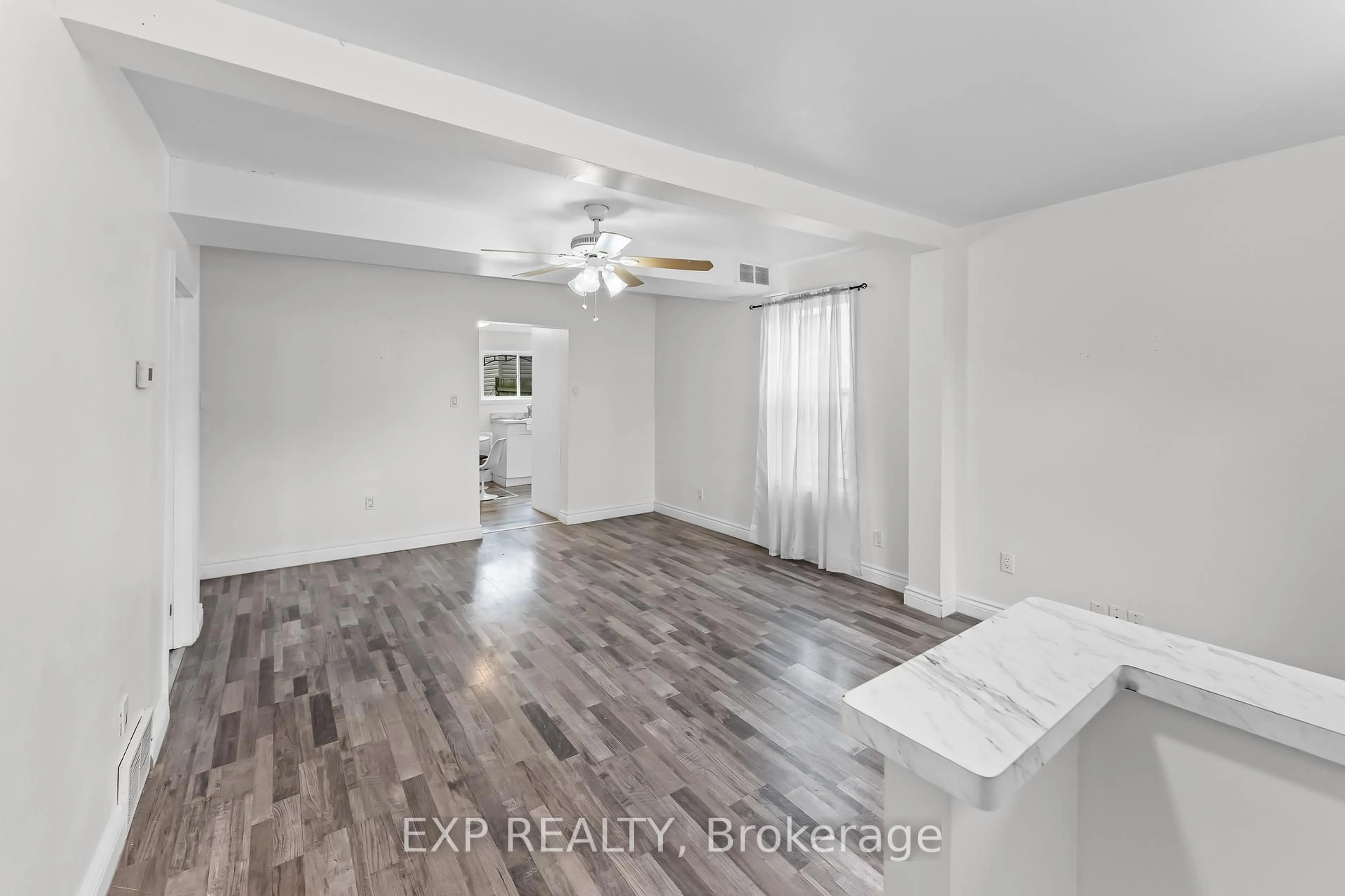 A pic of a room for 146 Oakdale Ave, St. Catharines Ontario L2P 2L1