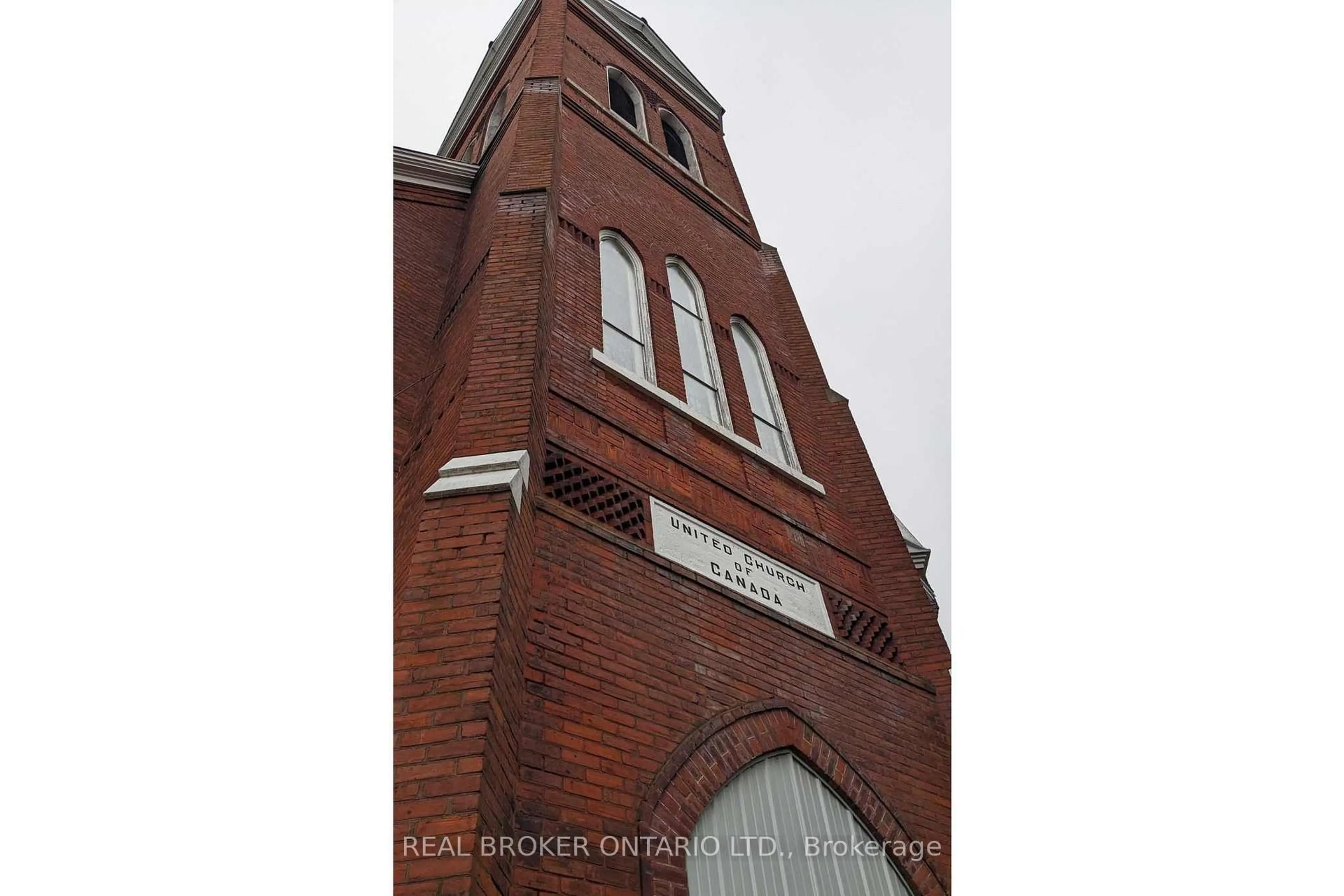 Unknown for 2048 Albert St, Howick Ontario N0G 1X0