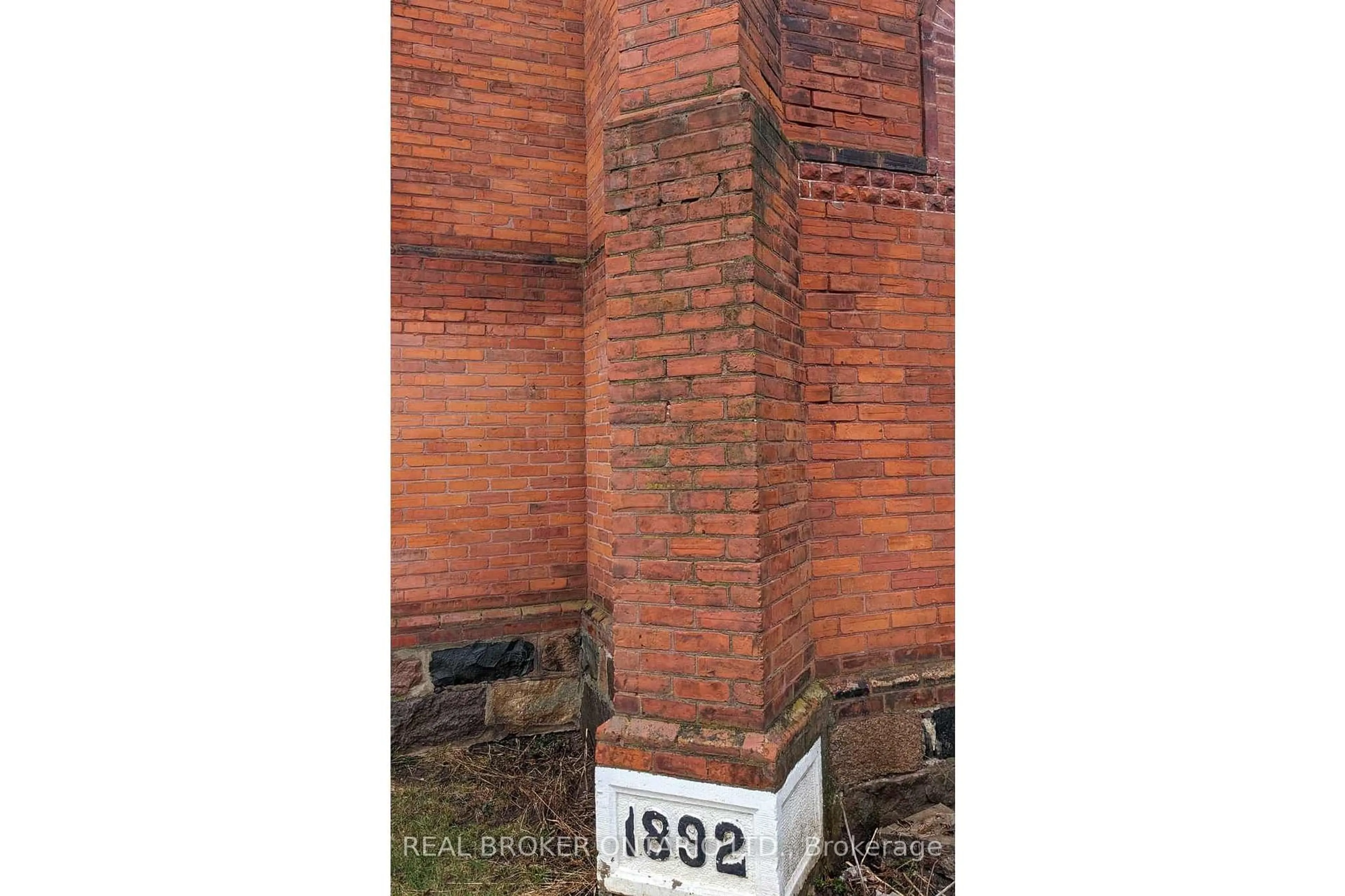 Home with brick exterior material, building for 2048 Albert St, Howick Ontario N0G 1X0