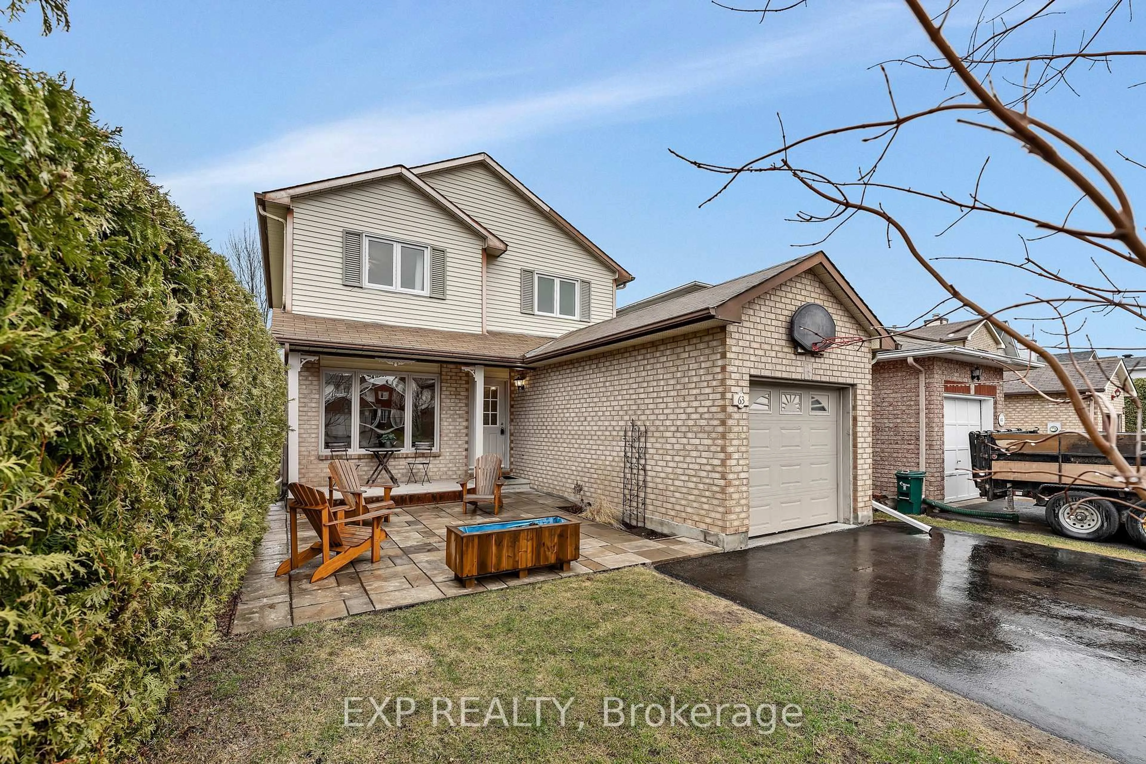 A pic from outside/outdoor area/front of a property/back of a property/a pic from drone, street for 63 Victor St, Stittsville Ontario K2S 1H8