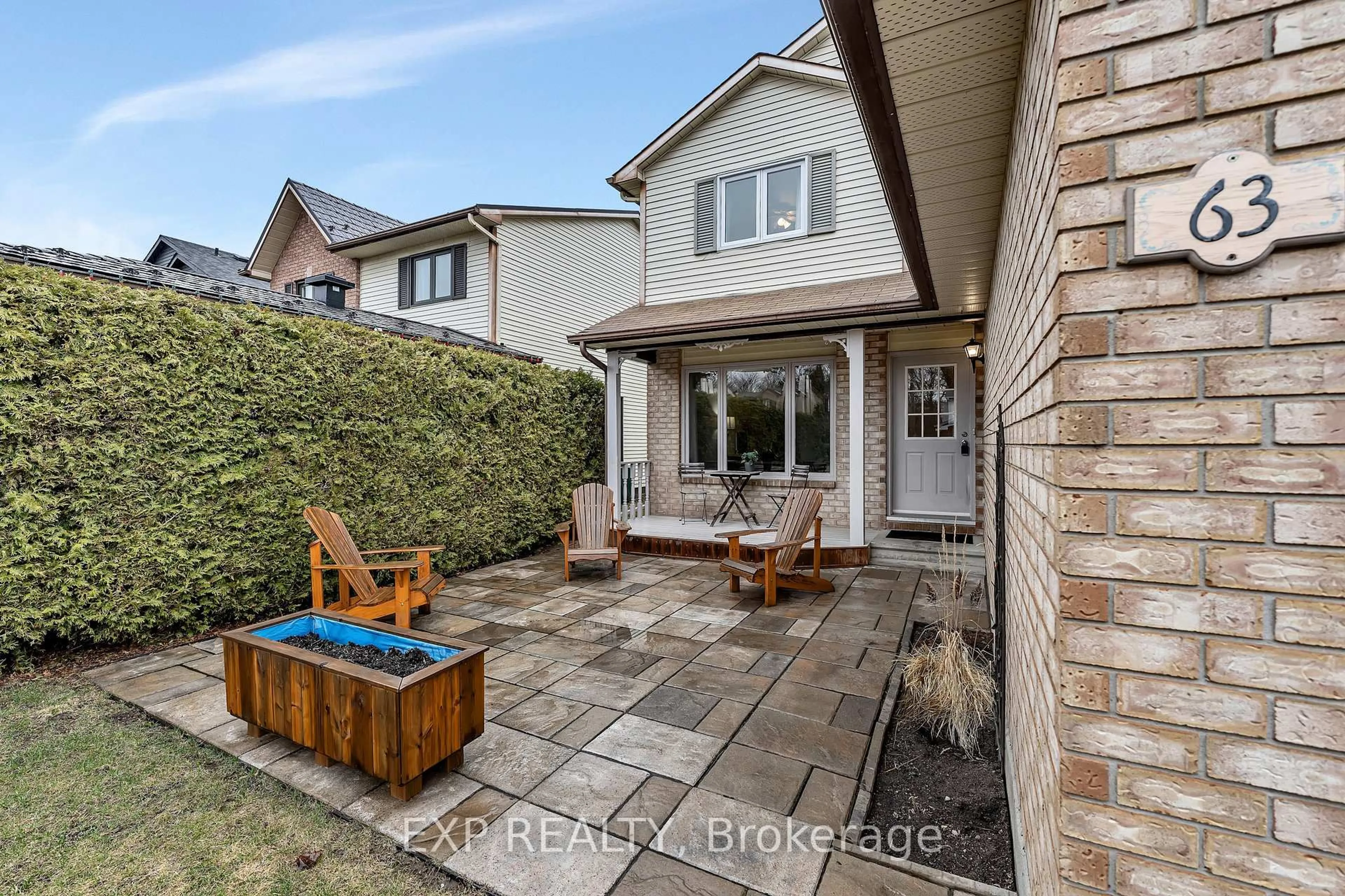 A pic from outside/outdoor area/front of a property/back of a property/a pic from drone, street for 63 Victor St, Stittsville Ontario K2S 1H8