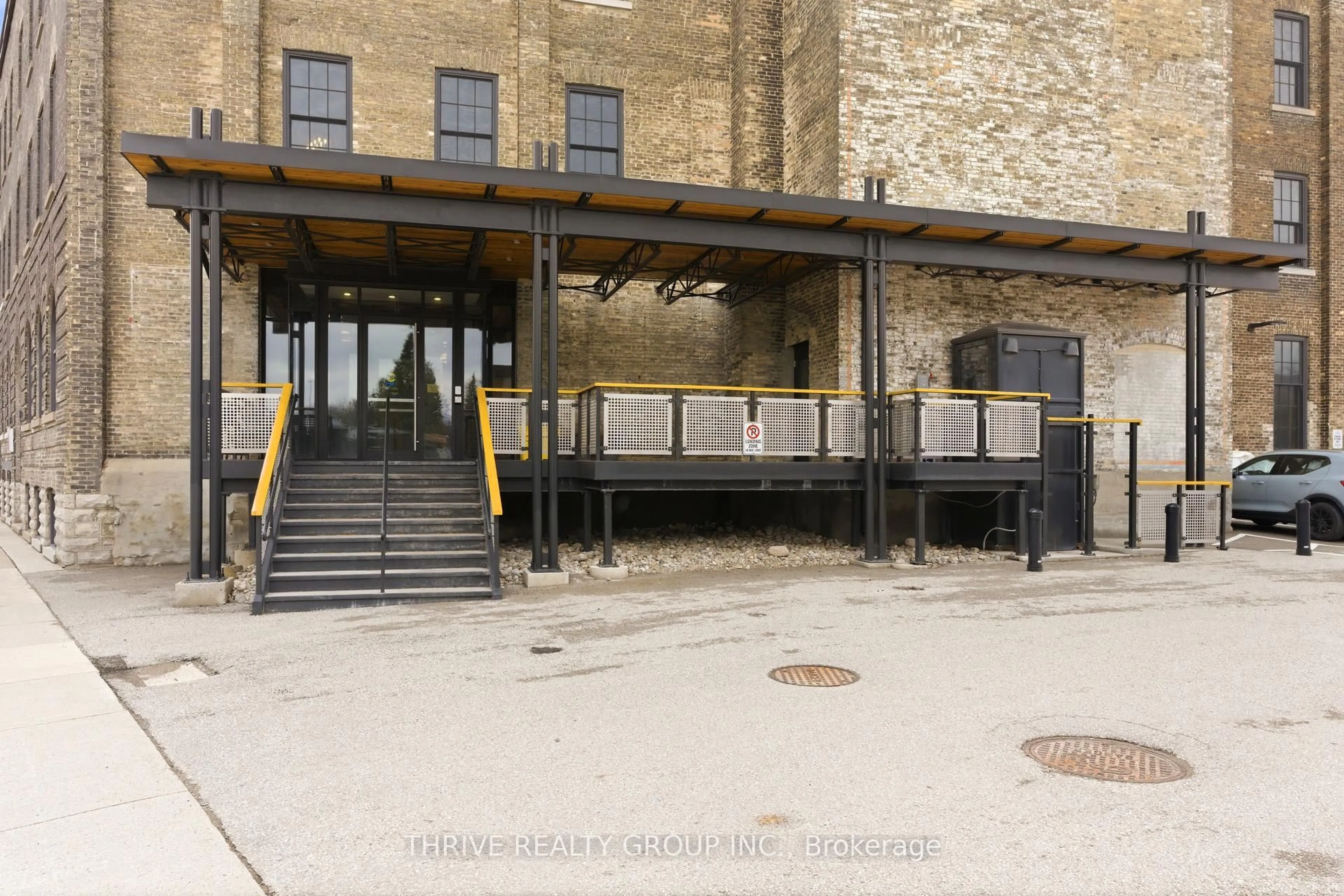 Patio, building for 245 Downie St #304, Stratford Ontario N5A 1X5