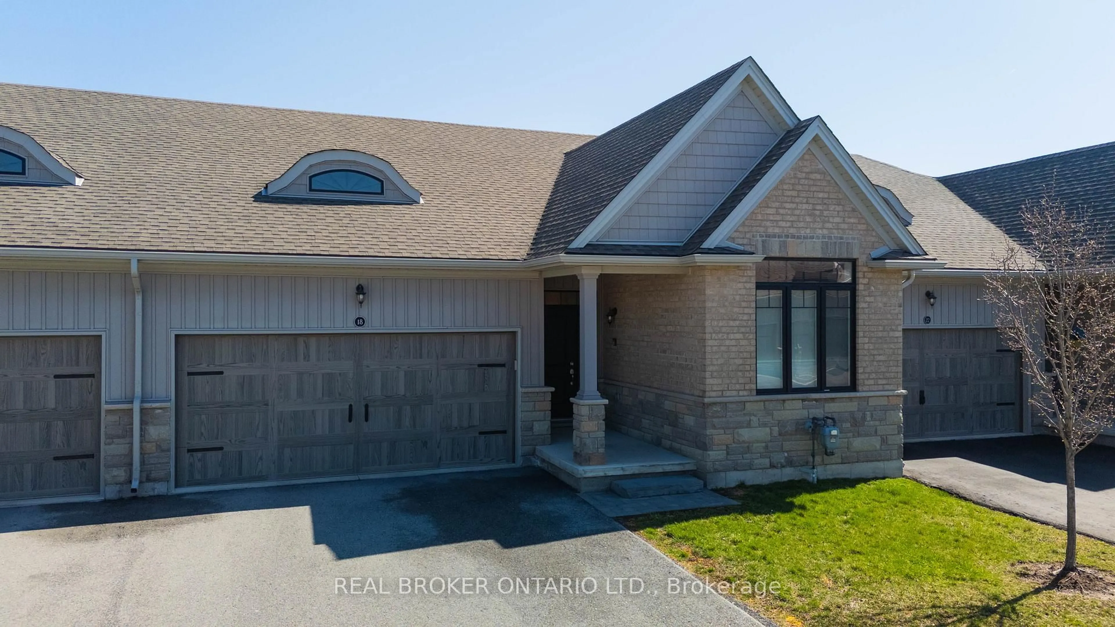 Home with brick exterior material, street for 18 Borden Tr, Welland Ontario L3C 0H1