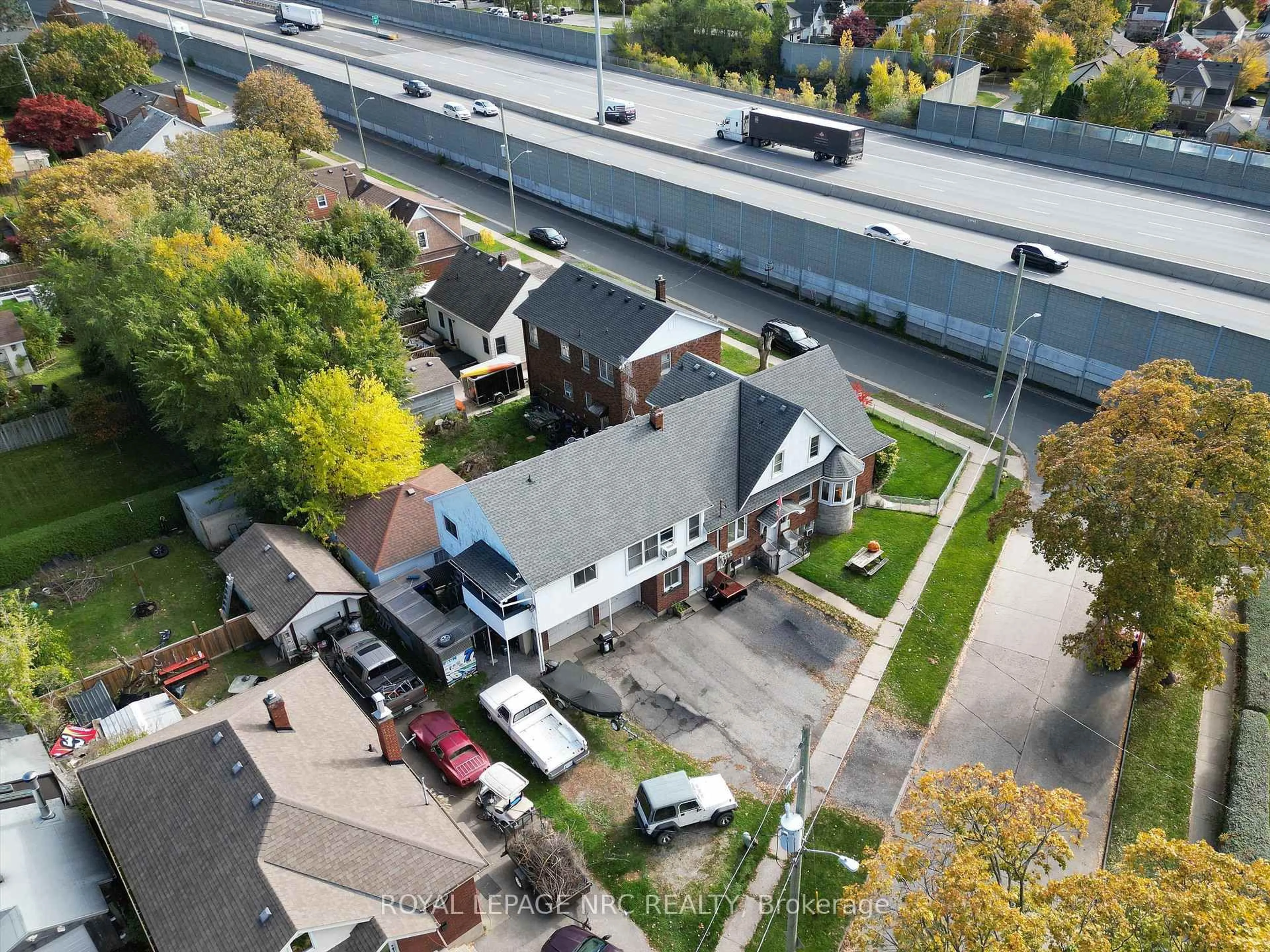 A pic from outside/outdoor area/front of a property/back of a property/a pic from drone, city buildings view from balcony for 41 McCalla Dr, St. Catharines Ontario L2N 1A3