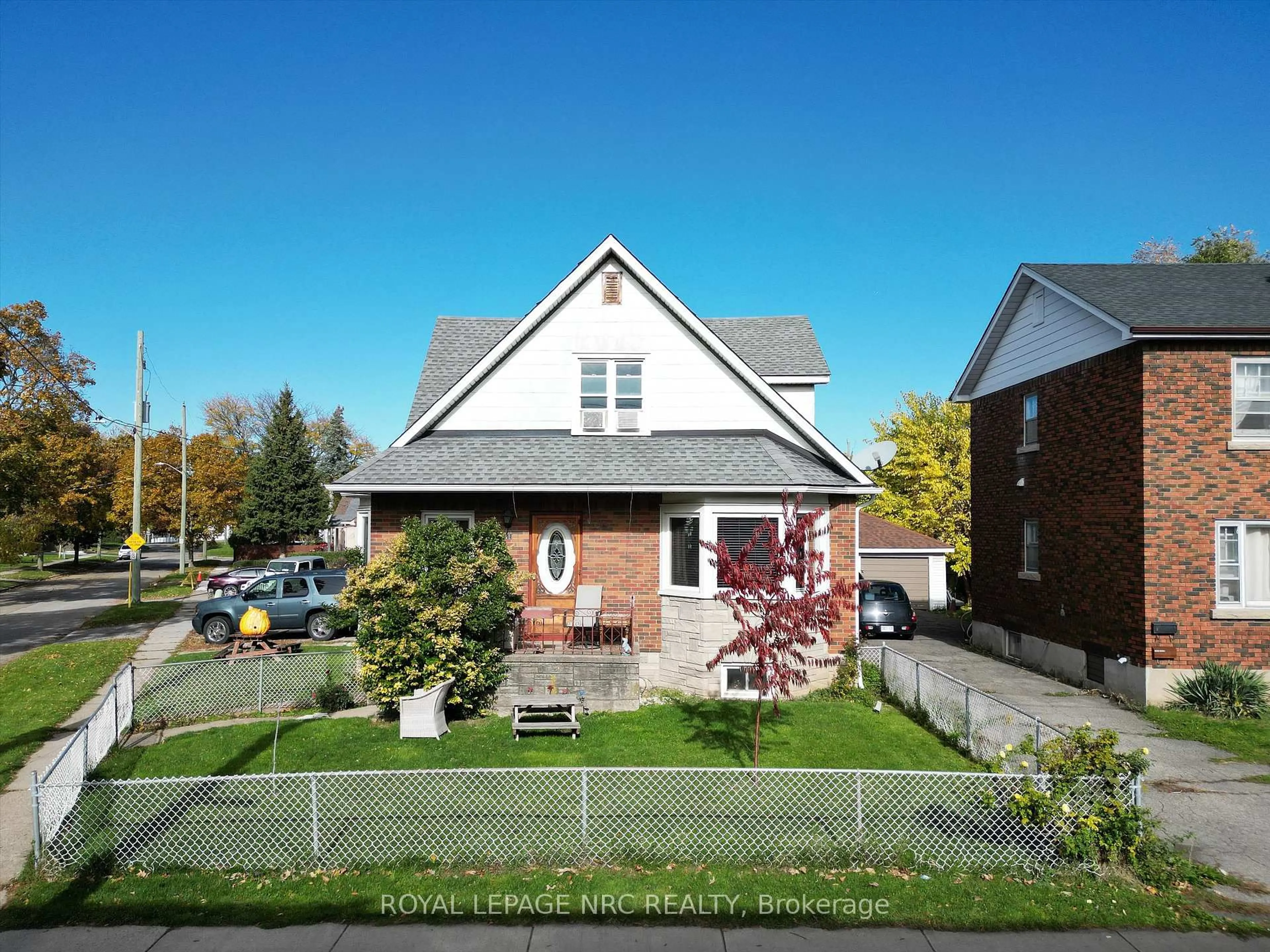 A pic from outside/outdoor area/front of a property/back of a property/a pic from drone, street for 41 McCalla Dr, St. Catharines Ontario L2N 1A3
