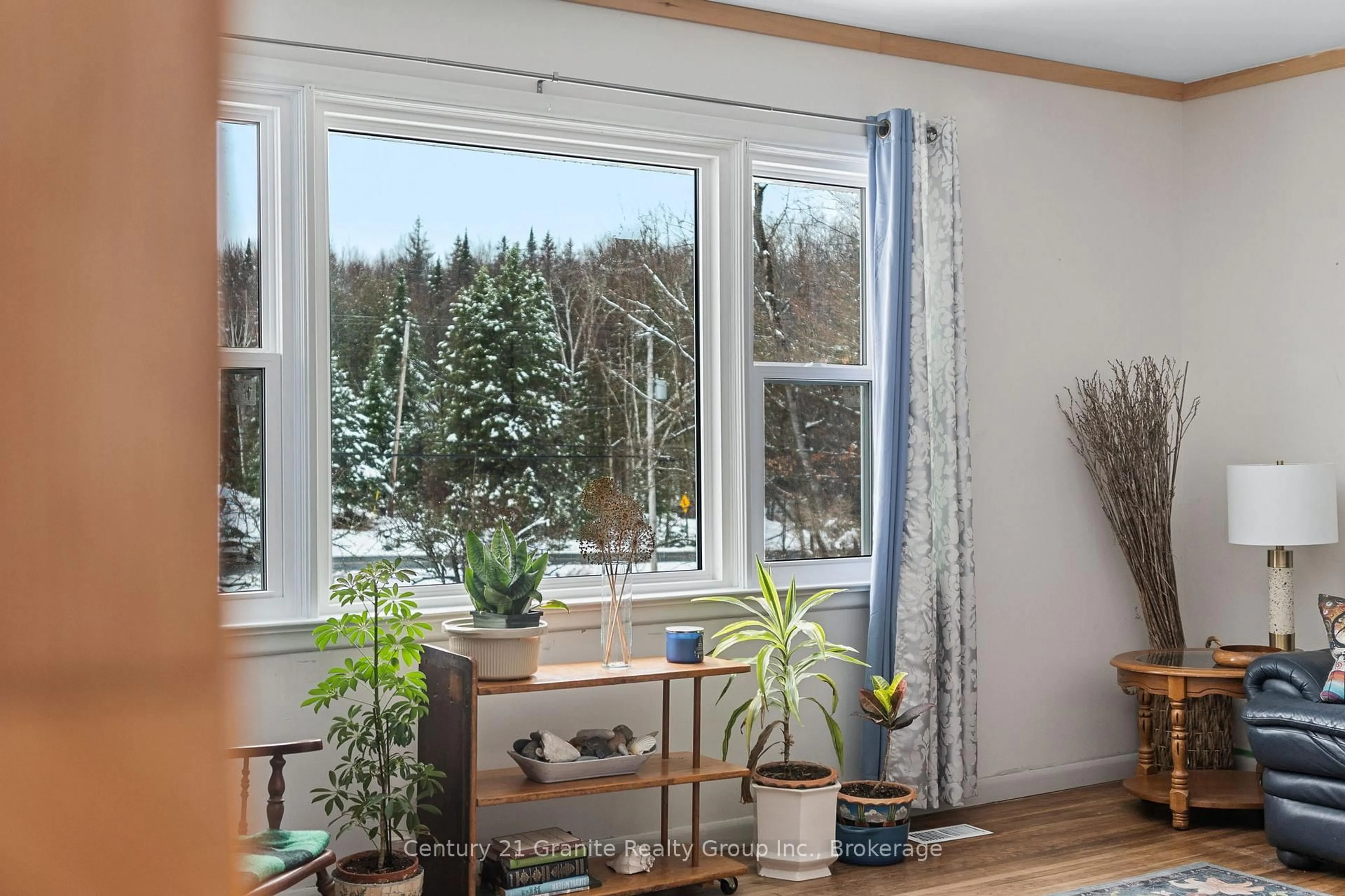 Indoor entryway for 1523 County Road 21 Rd, Minden Hills Ontario K0M 2K0