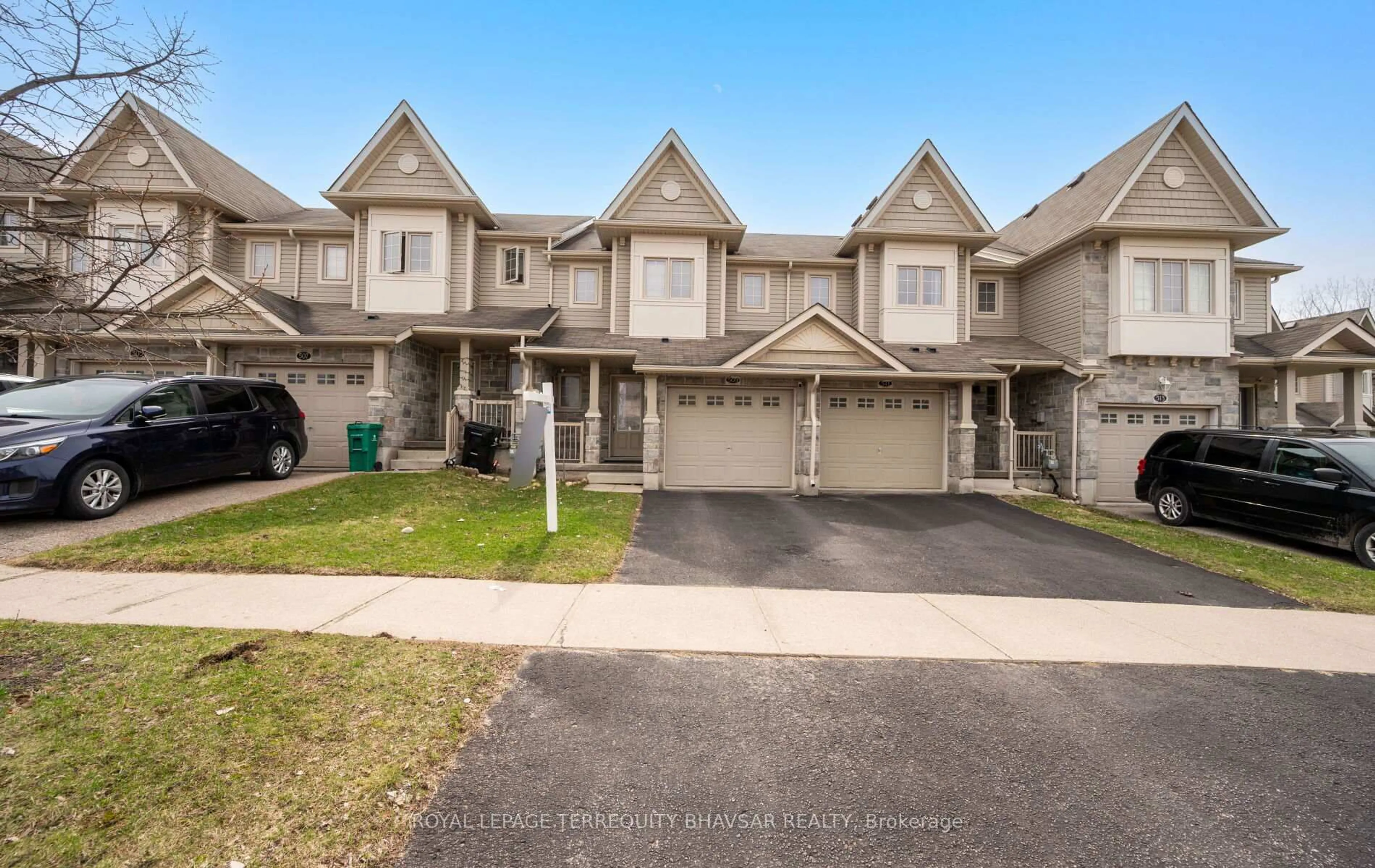 A pic from outside/outdoor area/front of a property/back of a property/a pic from drone, street for 509 Northbrook Pl, Kitchener Ontario N2R 0A3