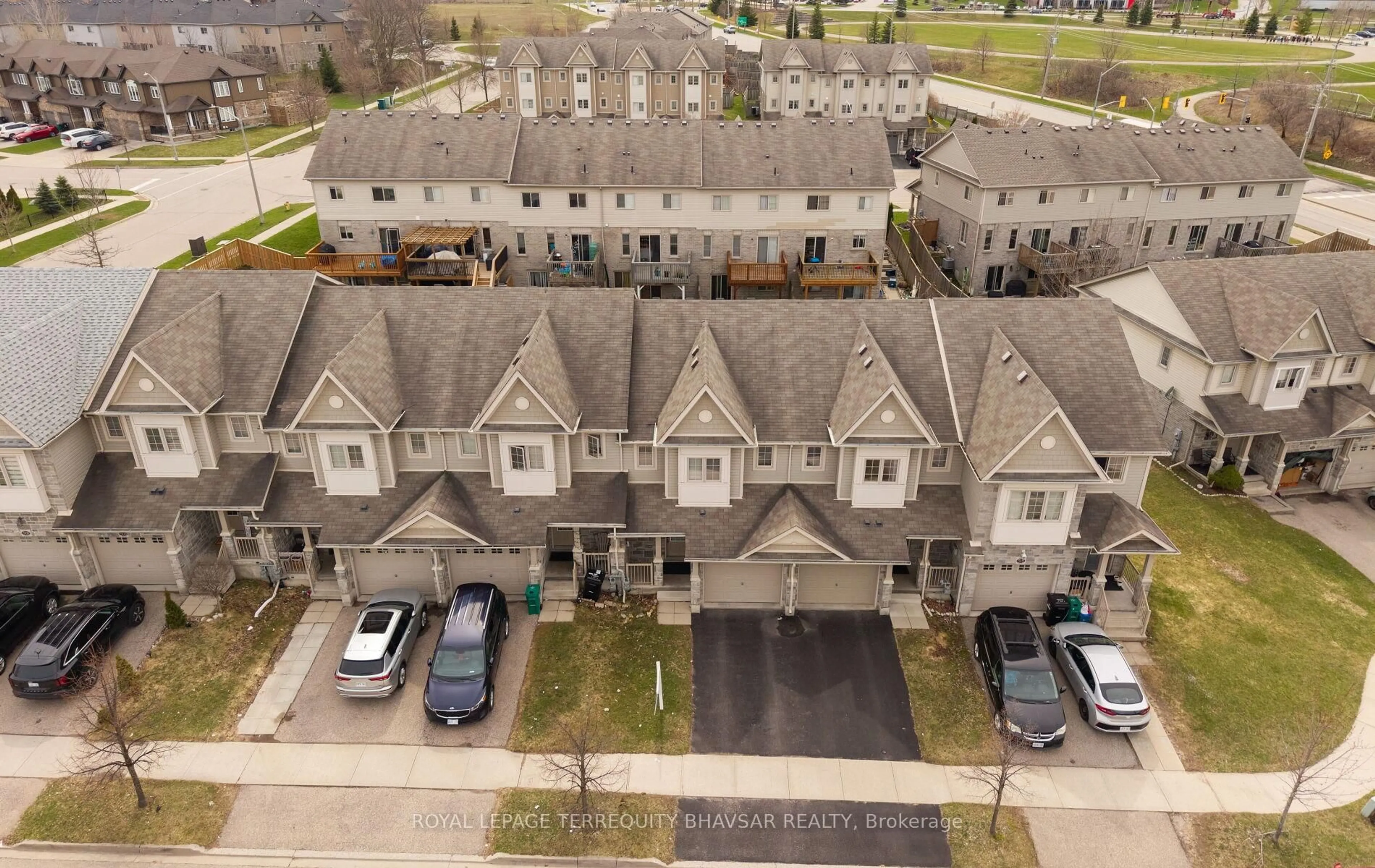 A pic from outside/outdoor area/front of a property/back of a property/a pic from drone, street for 509 Northbrook Pl, Kitchener Ontario N2R 0A3