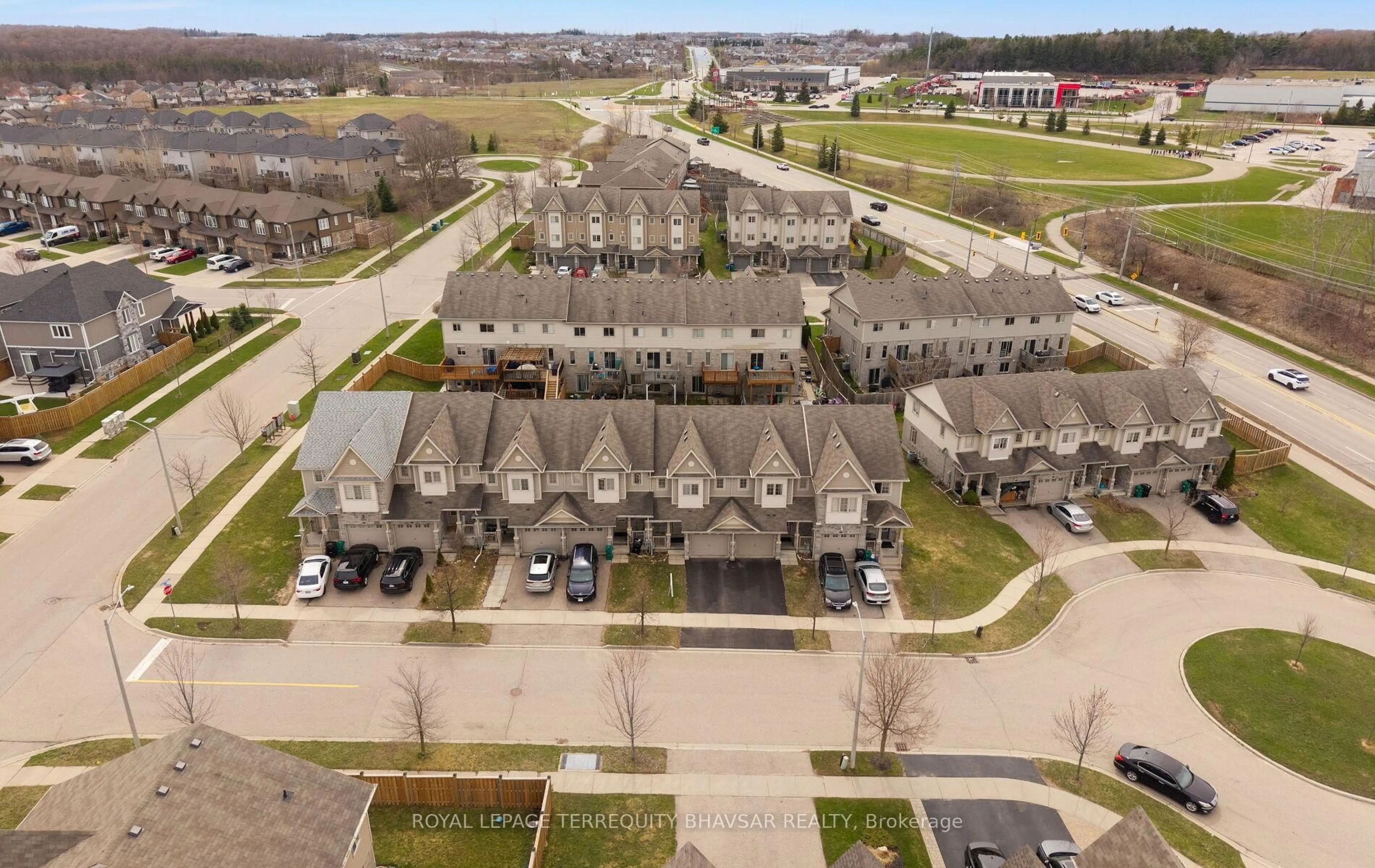A pic from outside/outdoor area/front of a property/back of a property/a pic from drone, street for 509 Northbrook Pl, Kitchener Ontario N2R 0A3