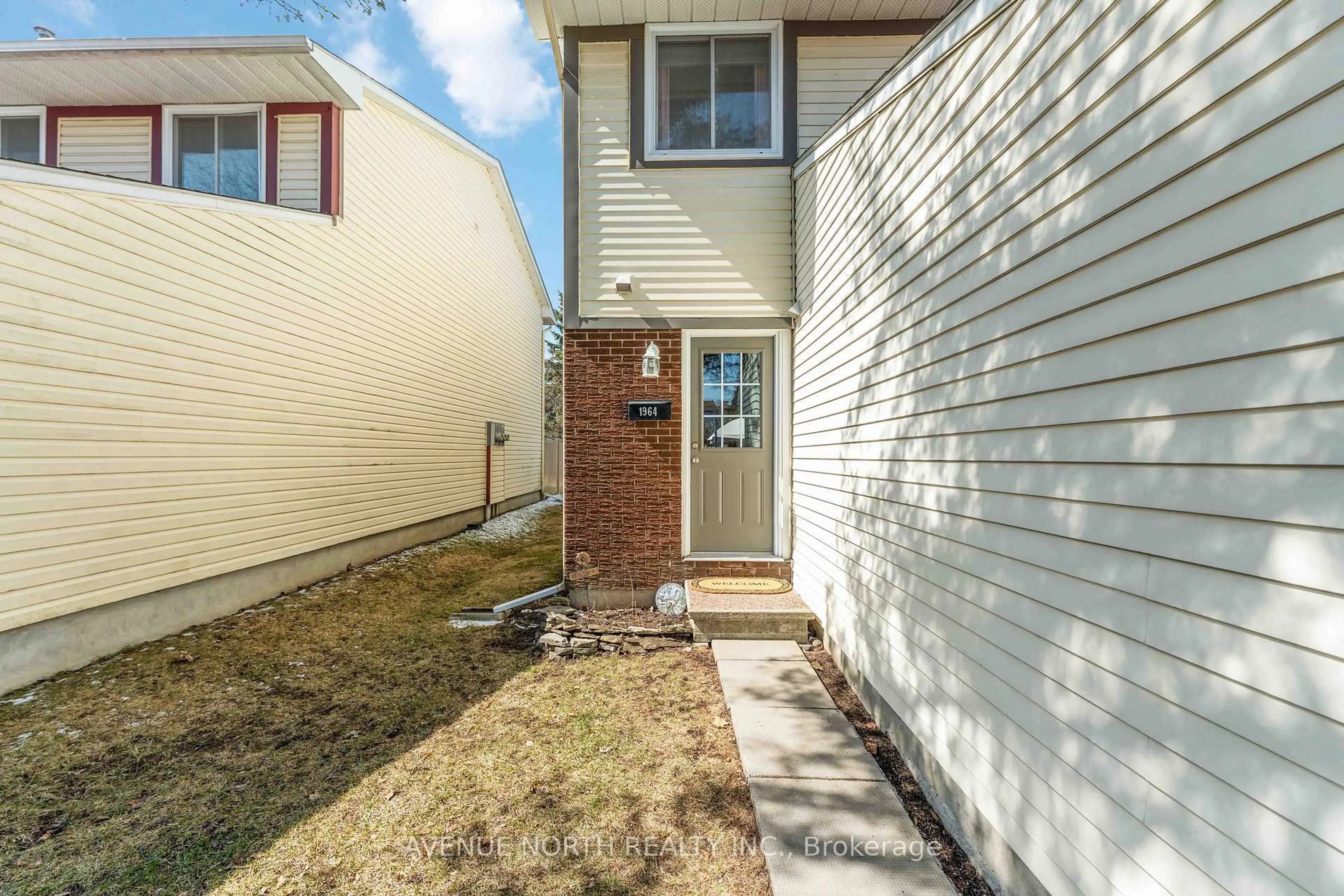 Unknown for 1964 Garden Park Lane, Ottawa Ontario K1B 5B2