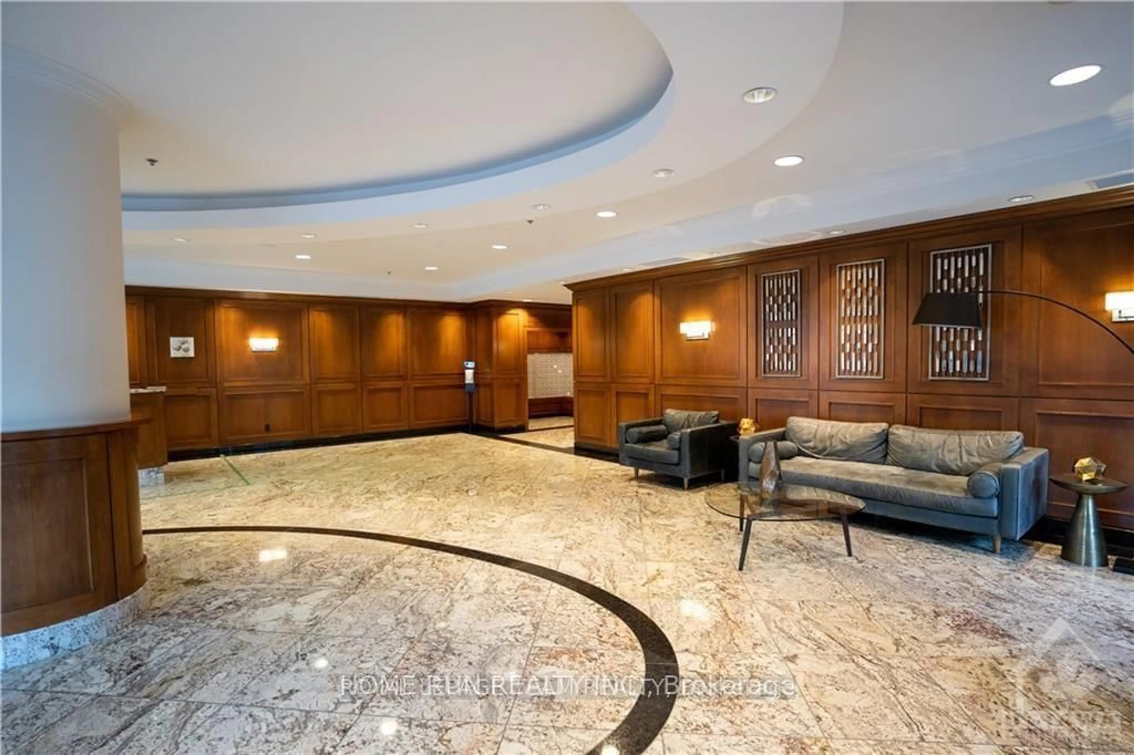 Lobby for 195 Besserer St #1104, Ottawa Ontario K1N 0B6