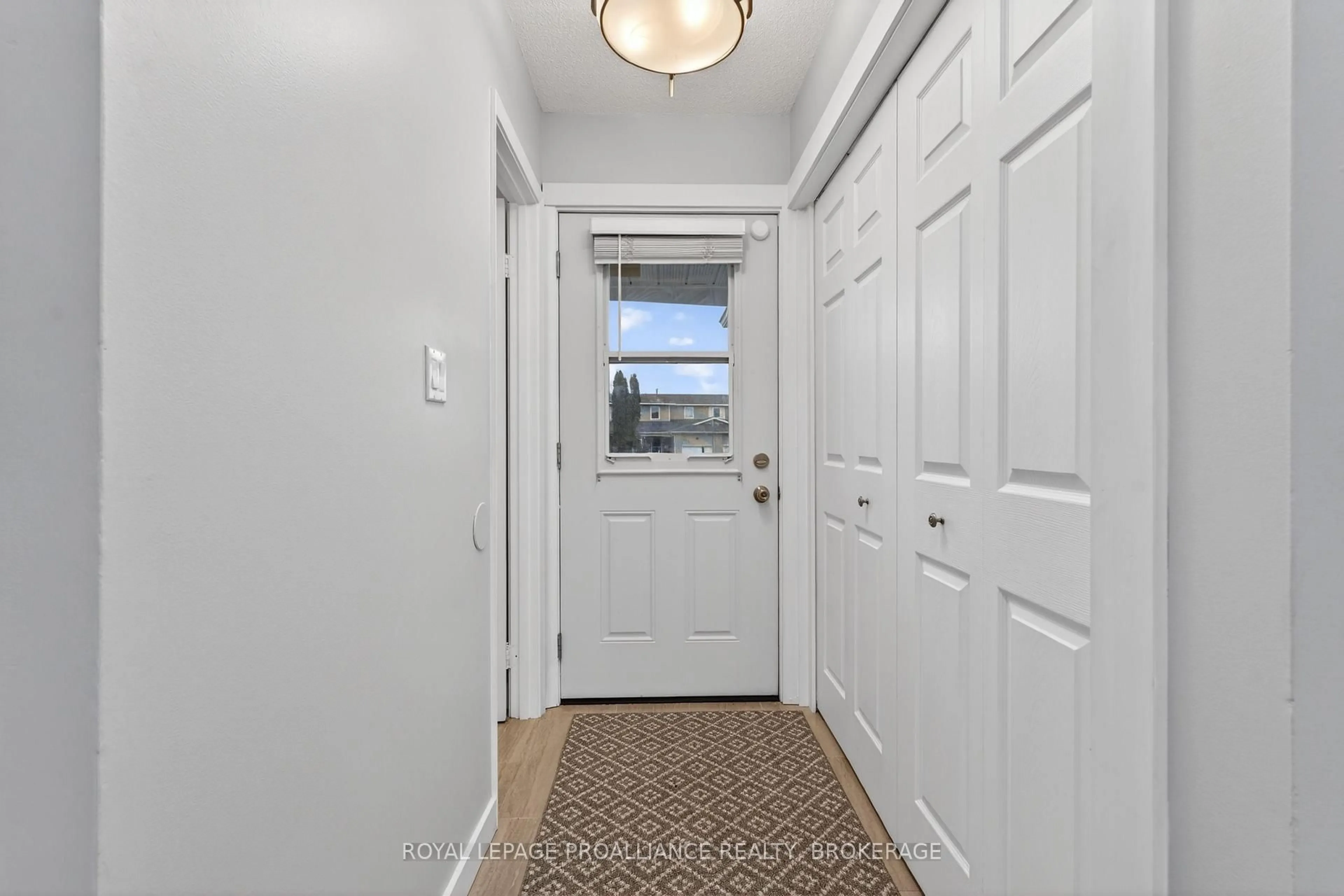 Indoor entryway for 894 Littlestone Cres, Kingston Ontario K7M 8L8