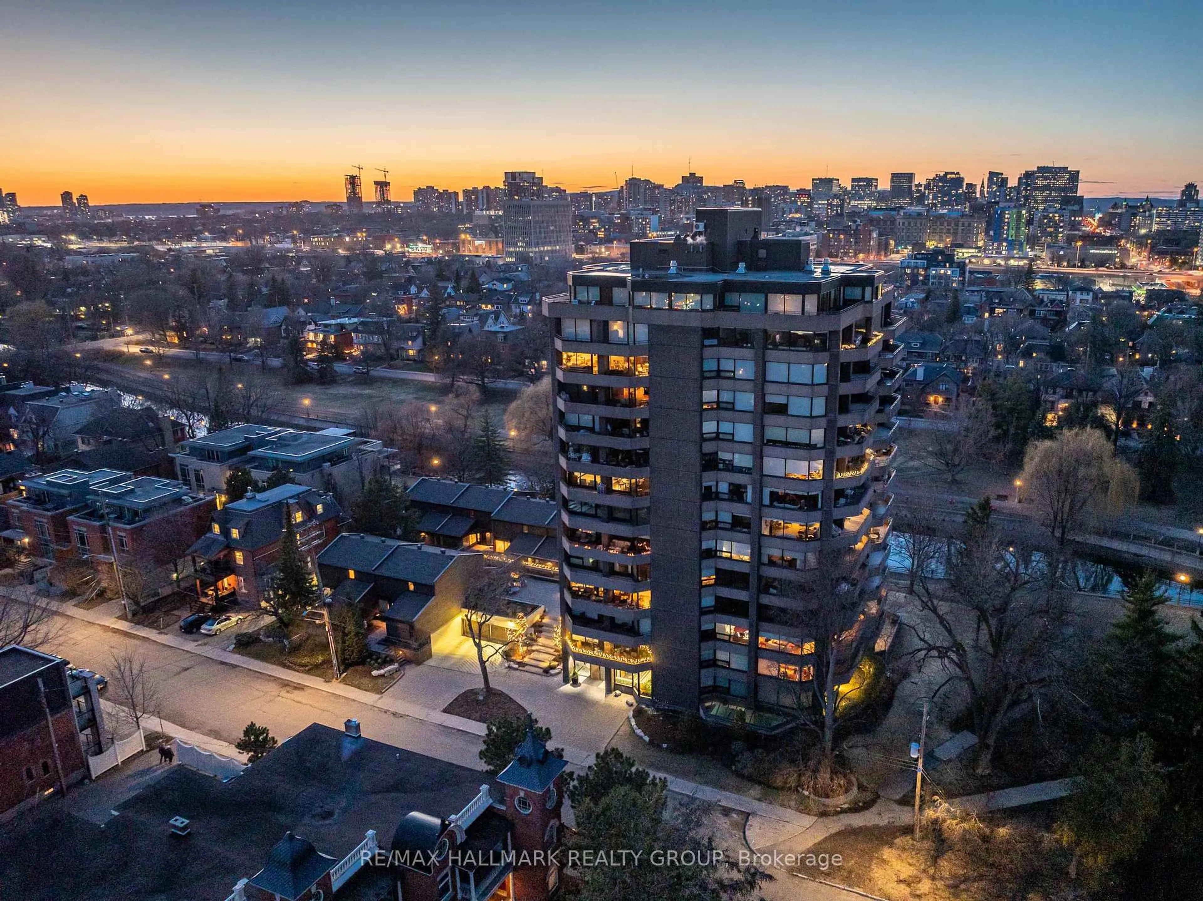 A pic from outside/outdoor area/front of a property/back of a property/a pic from drone, city buildings view from balcony for 300 Queen Elizabeth Dr #TH2, Ottawa Ontario K1S 3M6
