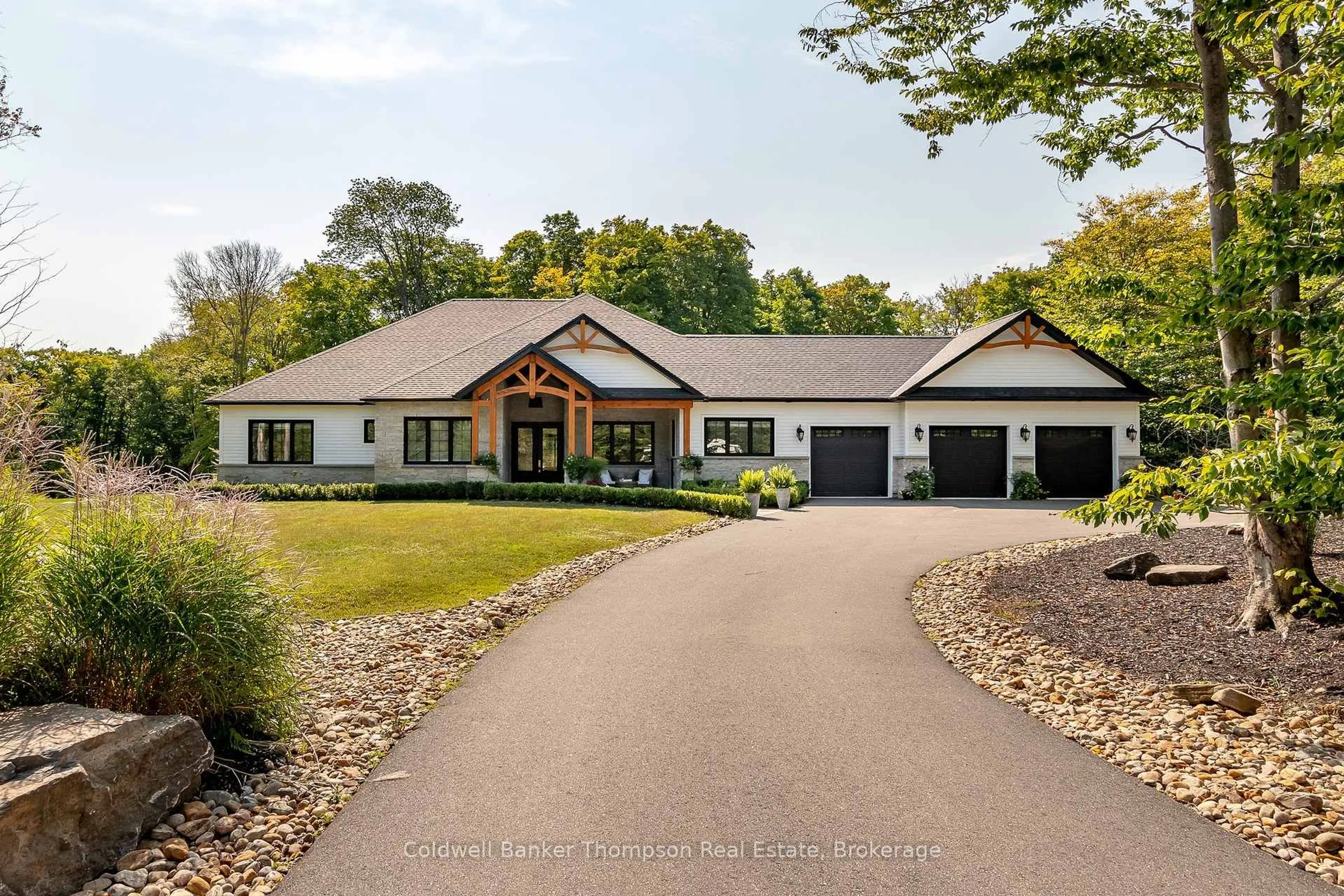 Unknown for 6 Royal Oak Cres, Huntsville Ontario P1H 0A8