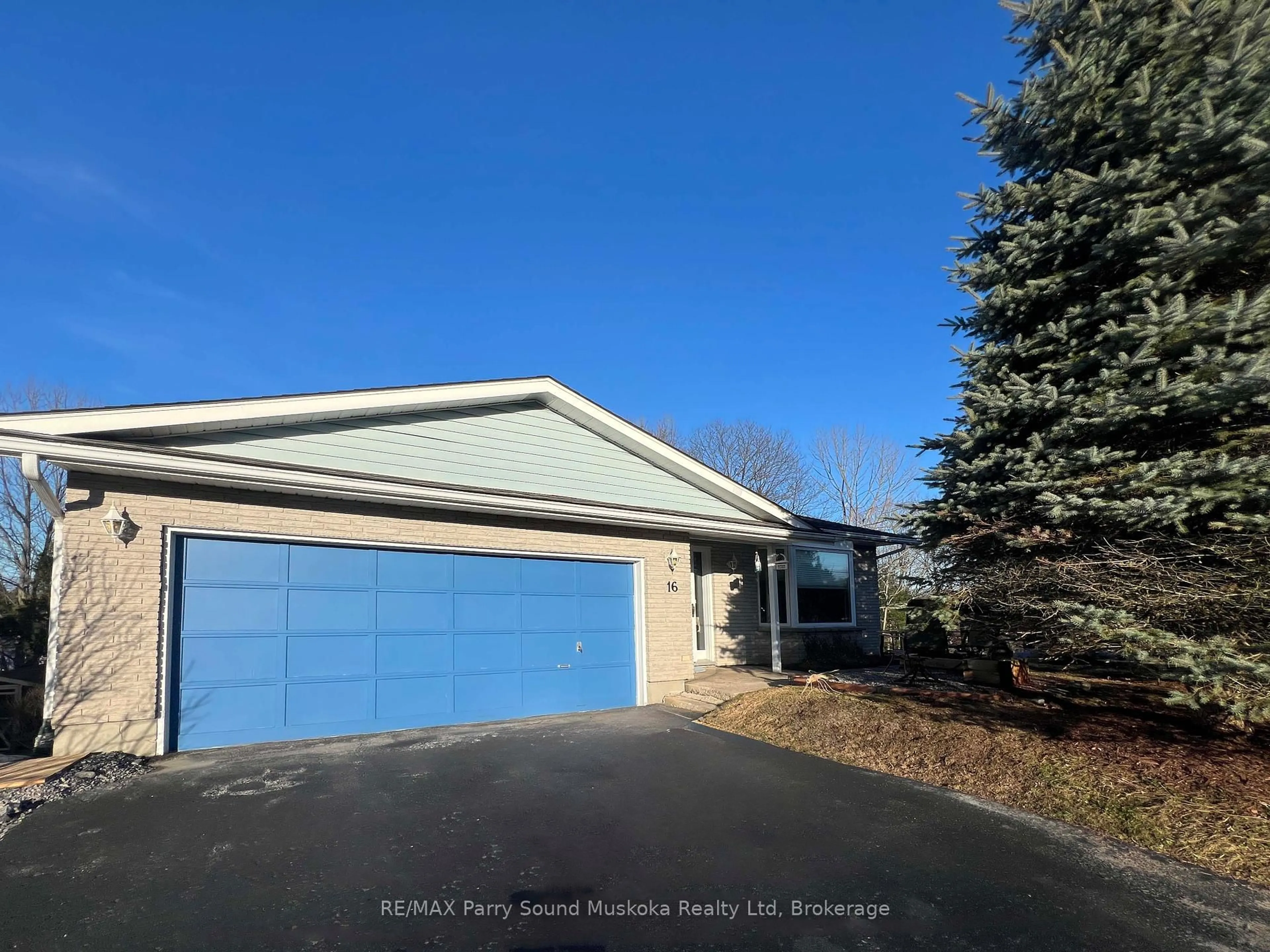 A pic from outside/outdoor area/front of a property/back of a property/a pic from drone, water/lake/river/ocean view for 16 Macklaim Dr, Parry Sound Ontario P2A 2Z2