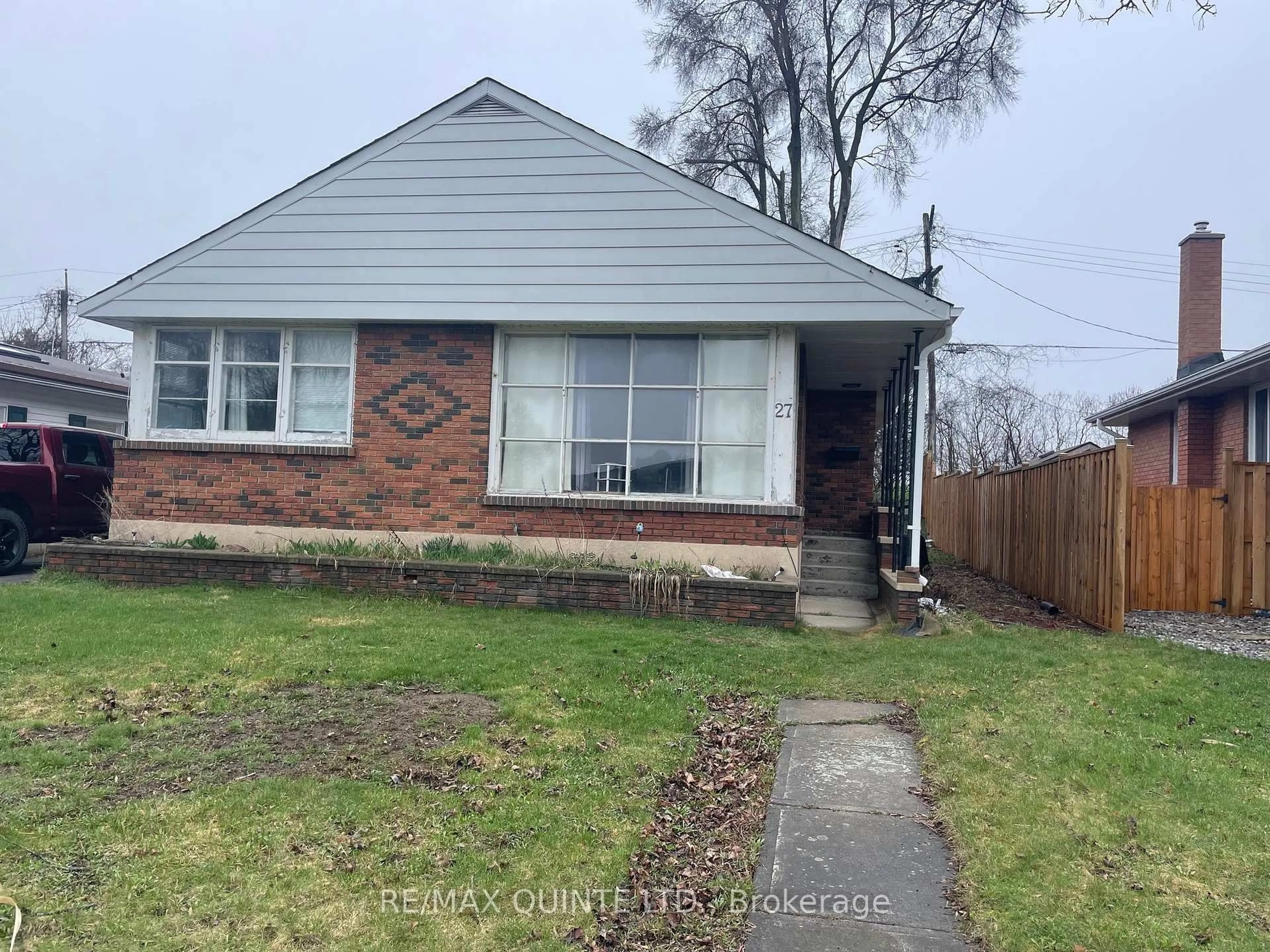 A pic from outside/outdoor area/front of a property/back of a property/a pic from drone, street for 27 First Ave, Quinte West Ontario K8V 5M6