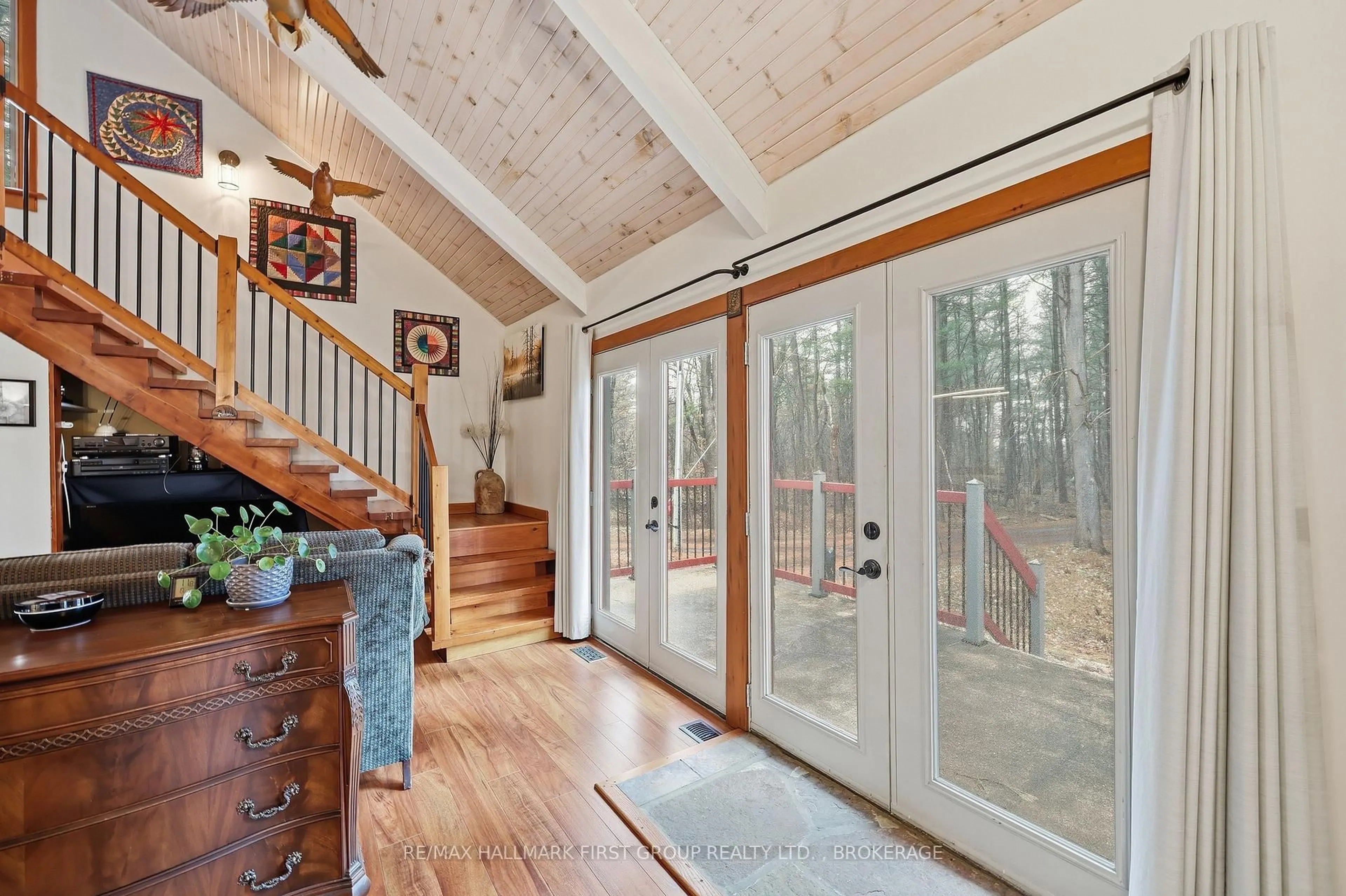 Indoor entryway for 3980 Brewers Mills Rd, Seeley's Bay Ontario K0H 2N0