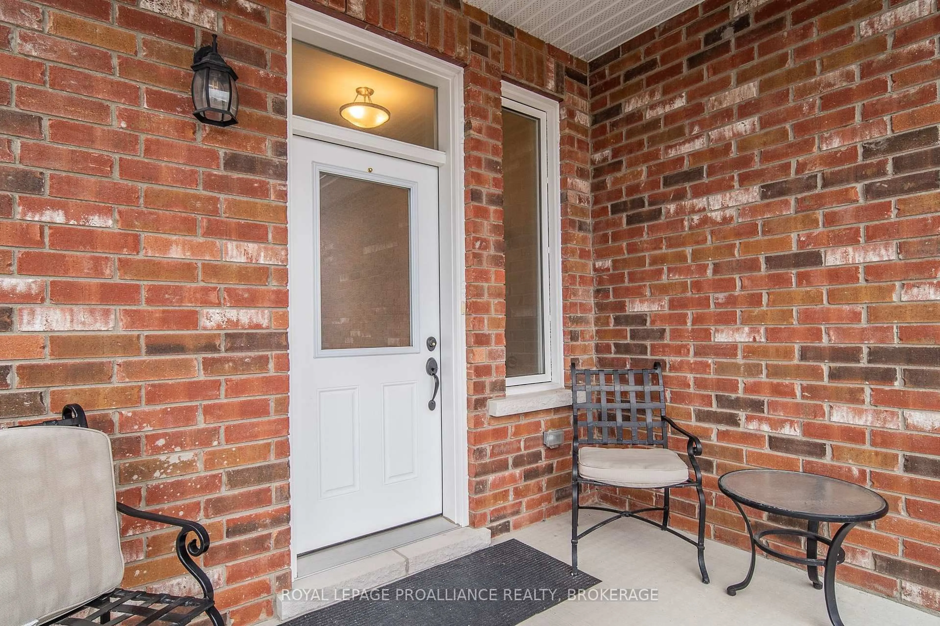 Indoor entryway for 127 Brennan Cres, Bissett Creek Ontario K0H 2H0