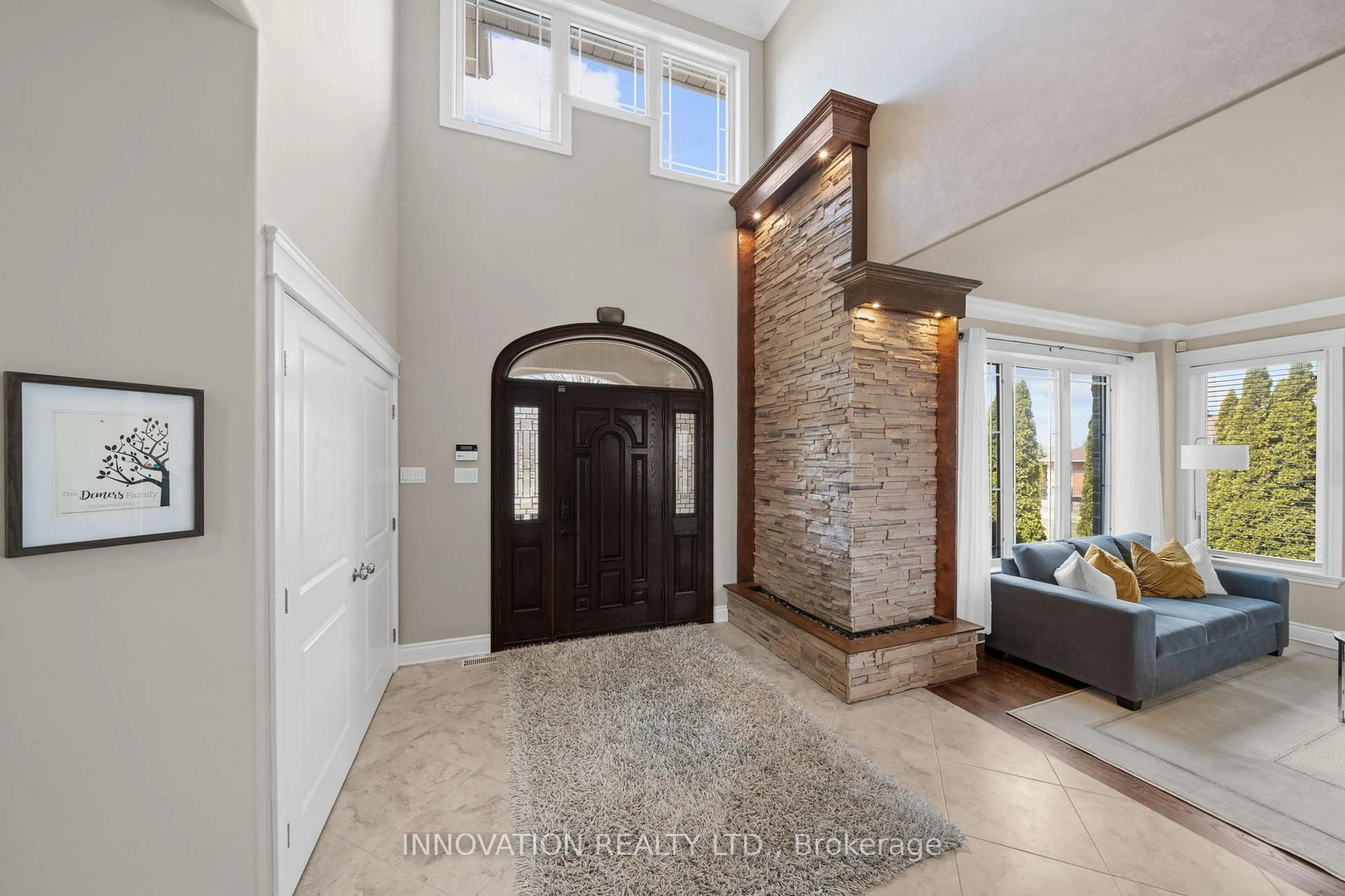 Indoor entryway for 6635 Old Forest Dr, North Gower Ontario K0A 2T0