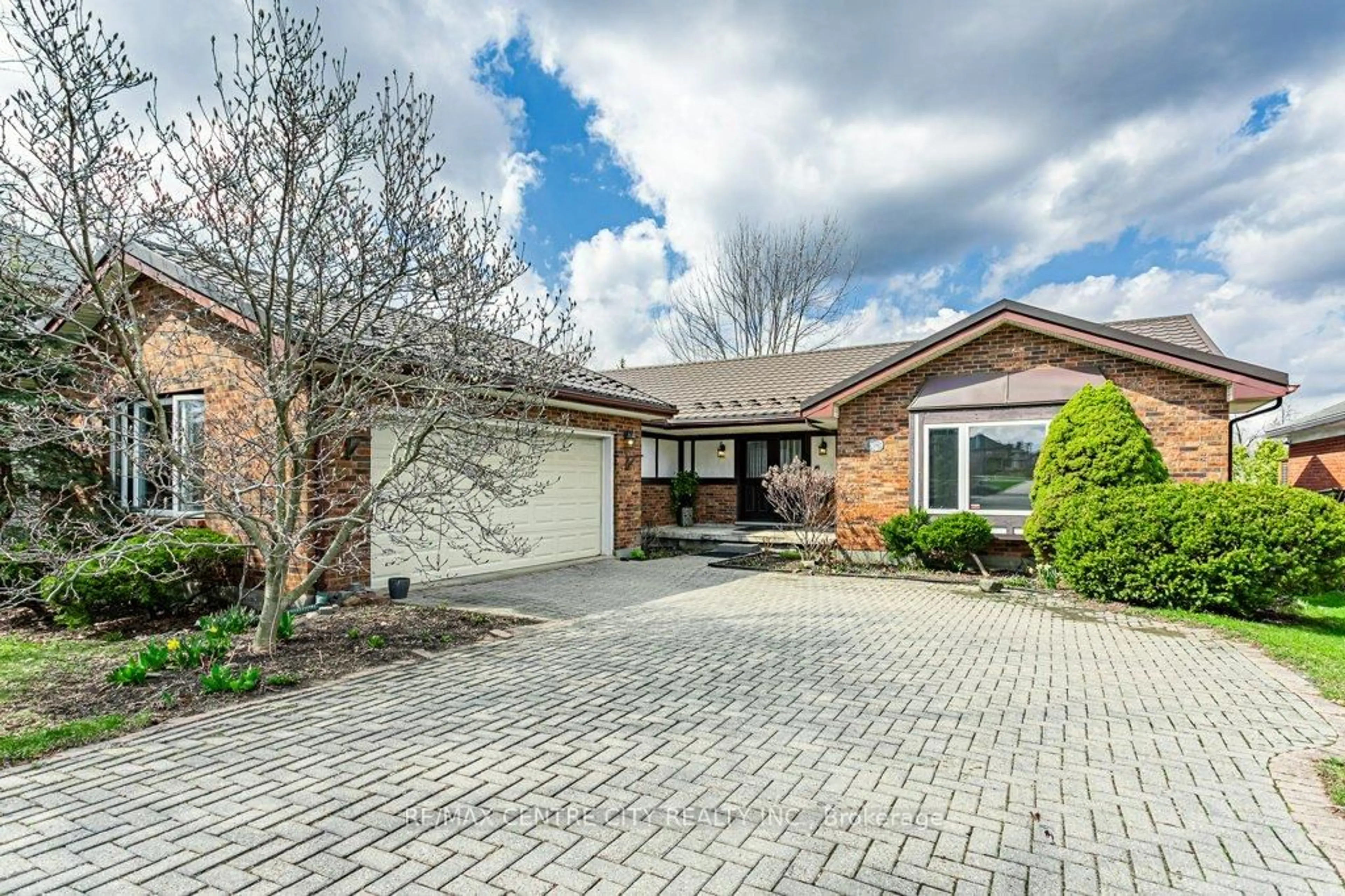 Home with brick exterior material, street for 194 Commissioners Rd, London South Ontario N6C 2T1