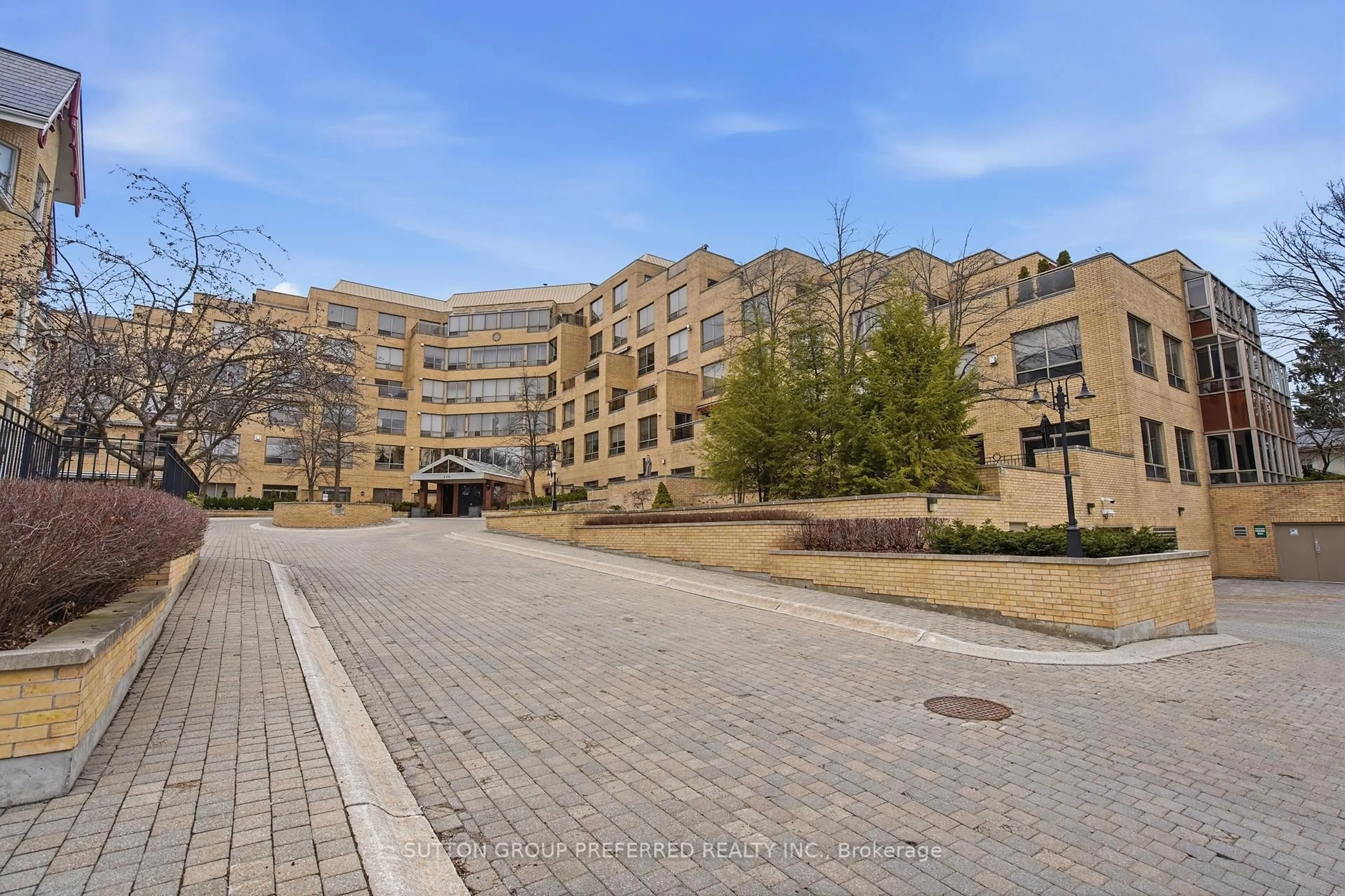 A pic from outside/outdoor area/front of a property/back of a property/a pic from drone, street for 250 Sydenham St #310, London East Ontario N6A 5S1