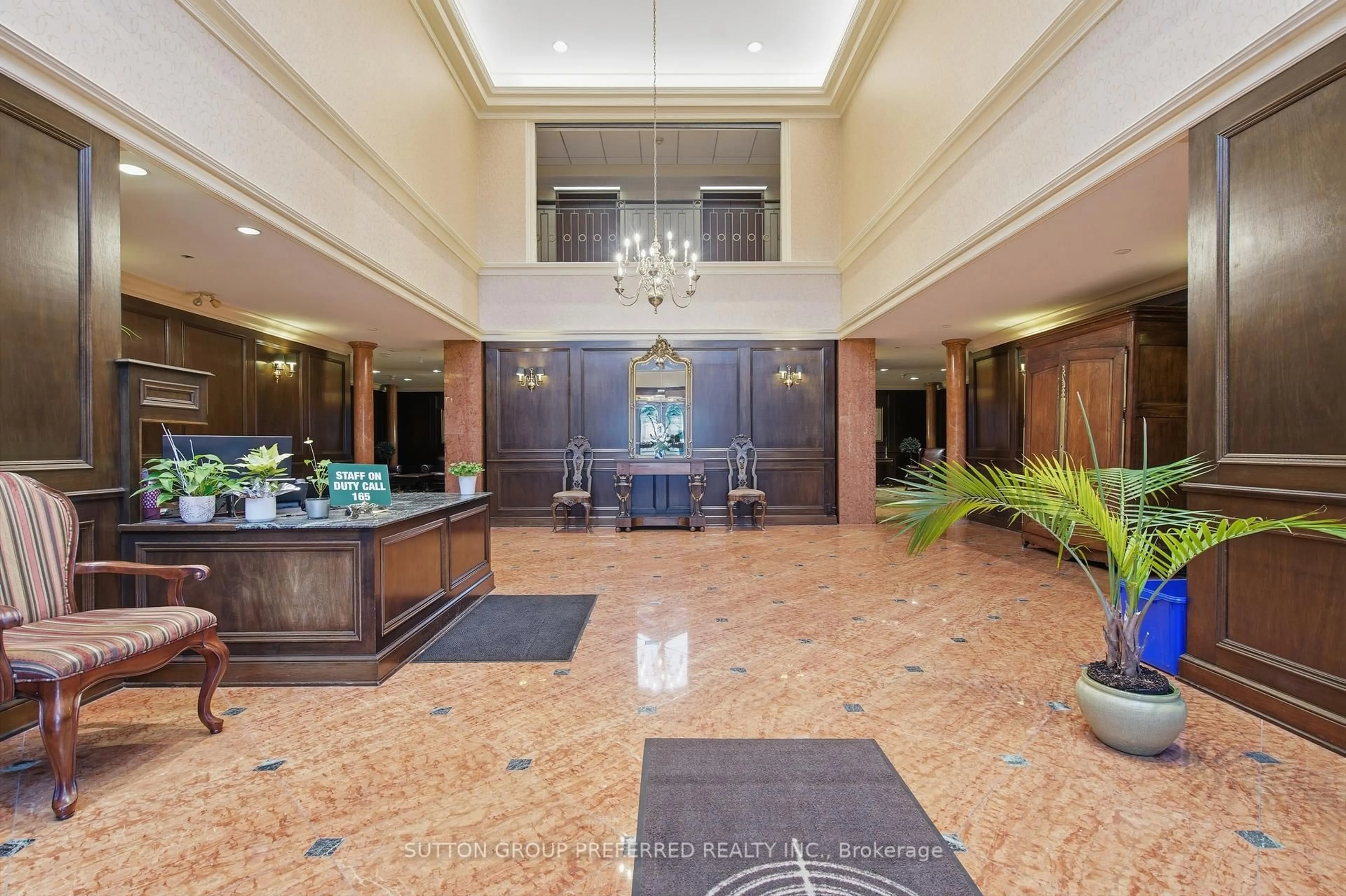 Lobby for 250 Sydenham St #310, London East Ontario N6A 5S1
