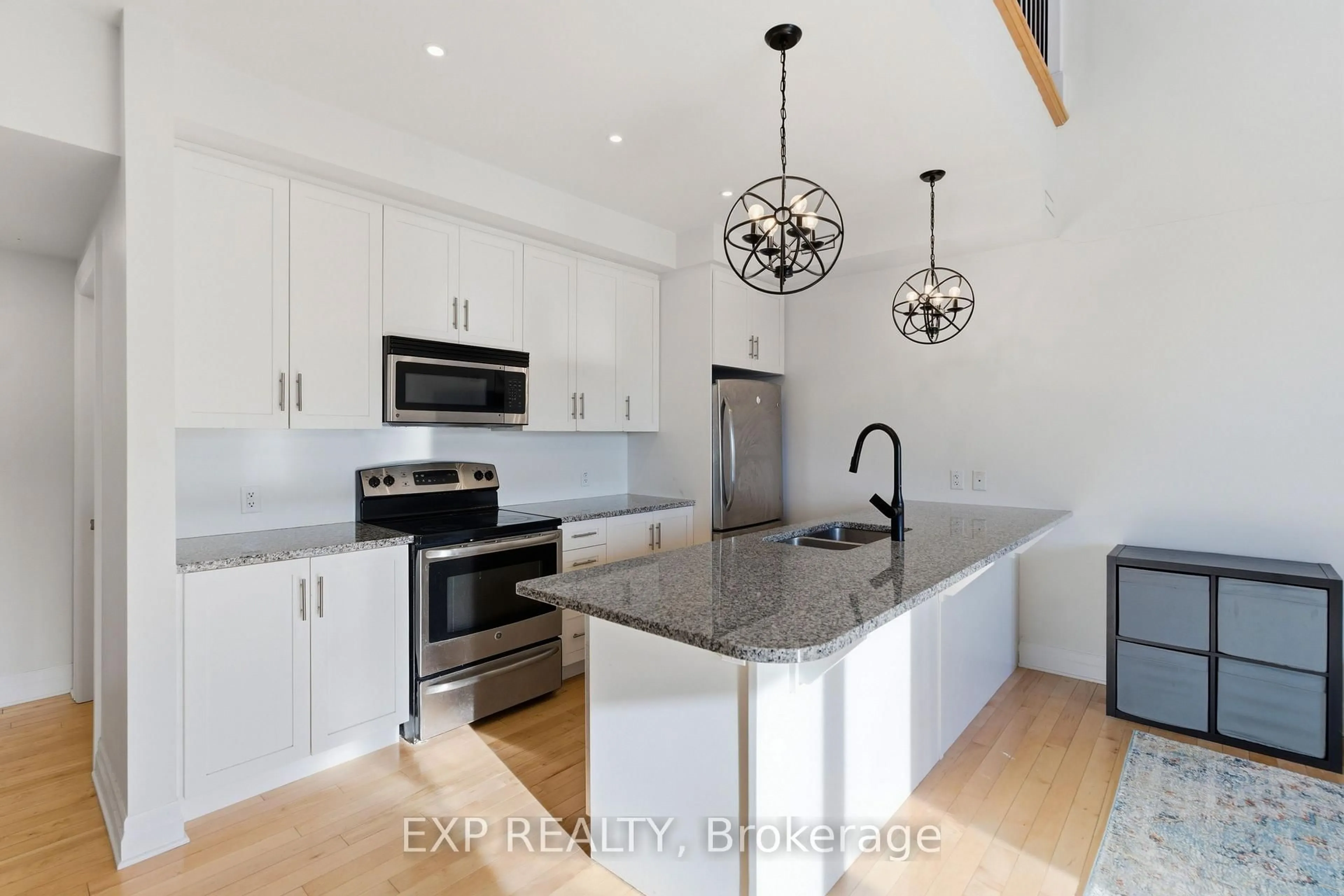 Open concept kitchen, unknown for 28 Meach Private, Stittsville Ontario K2S 0T8