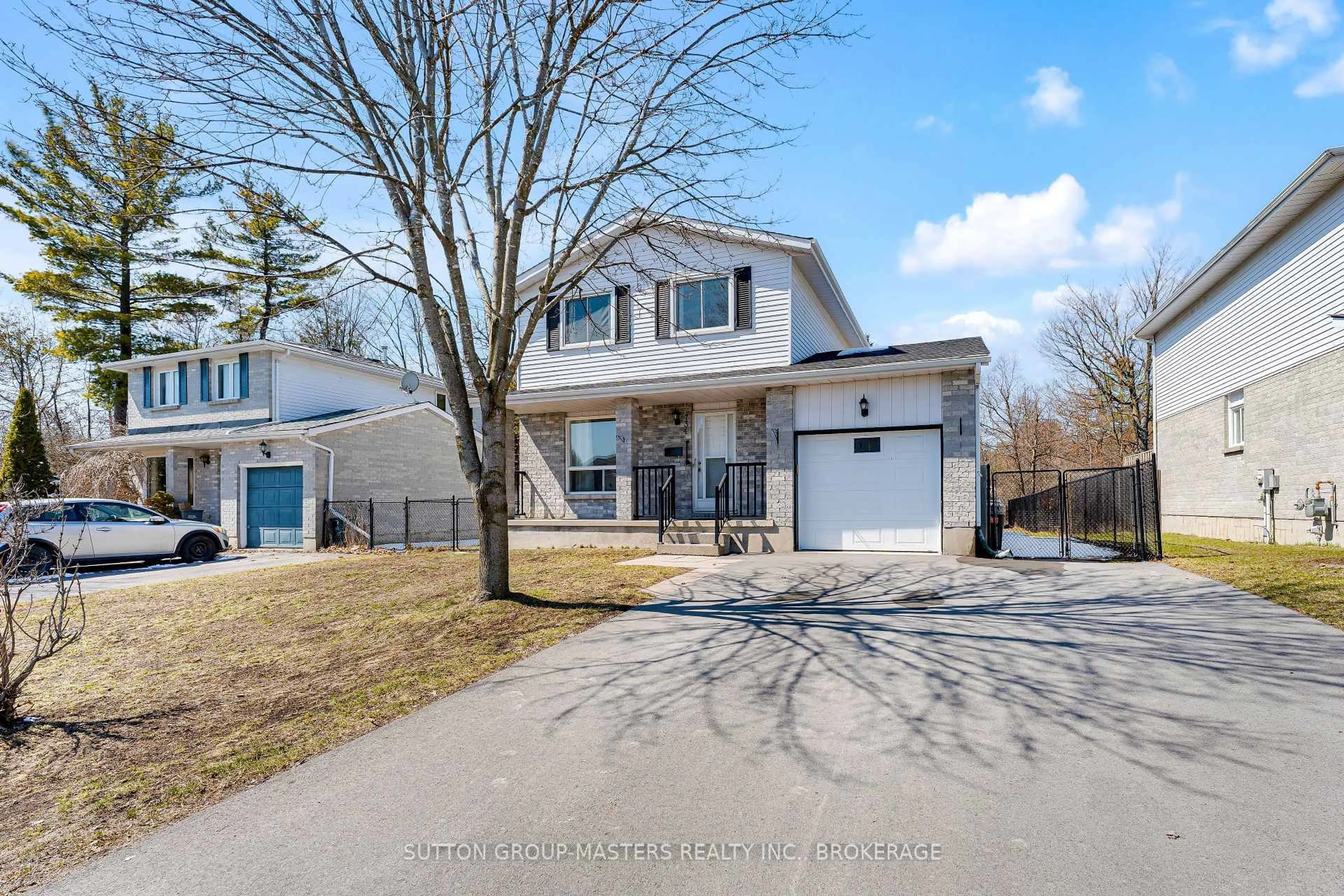 A pic from outside/outdoor area/front of a property/back of a property/a pic from drone, street for 734 Cedarwood Dr, Kingston Ontario K7P 2J1