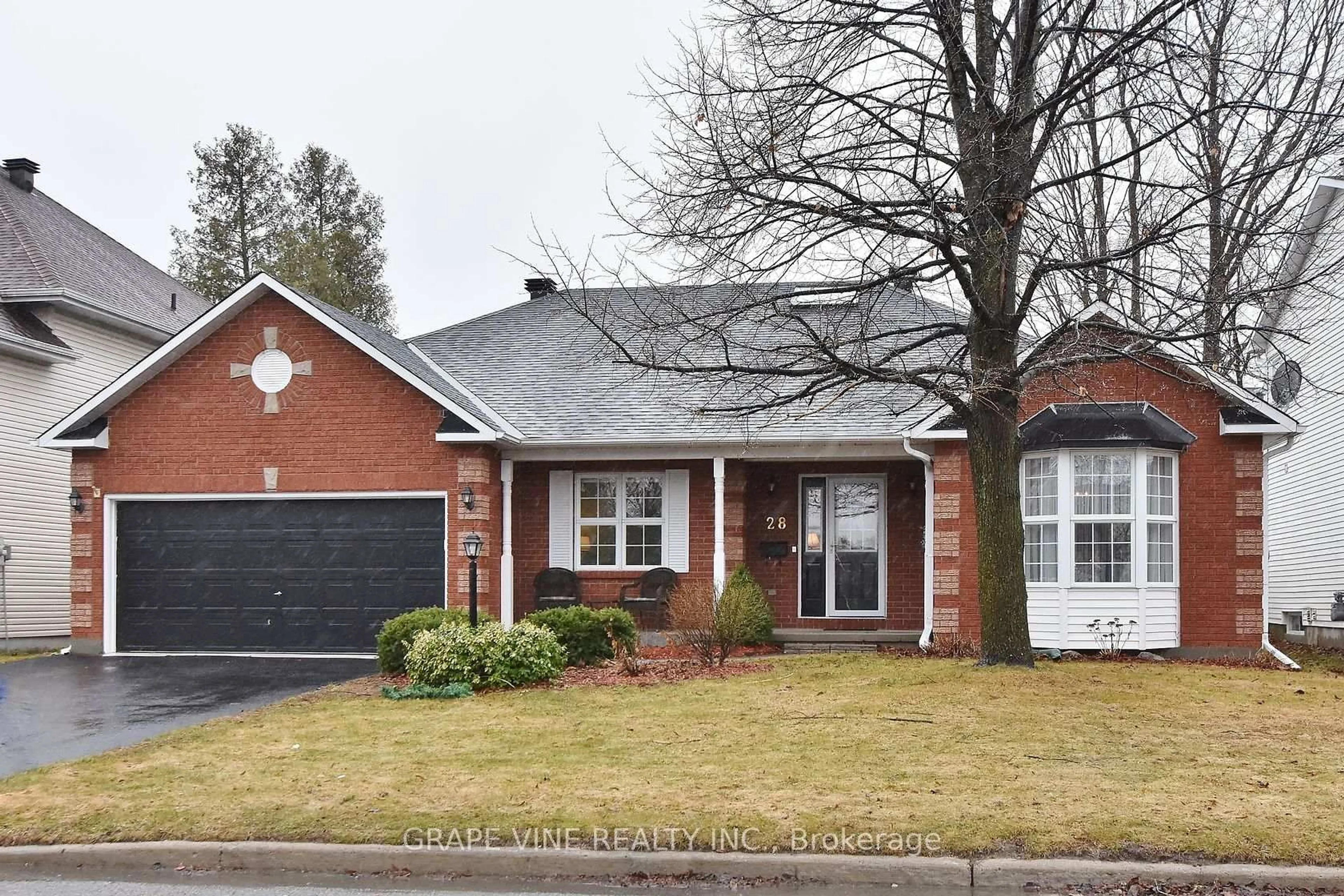 Home with brick exterior material, street for 28 DELAMERE Dr, Stittsville Ontario K2S 1G7
