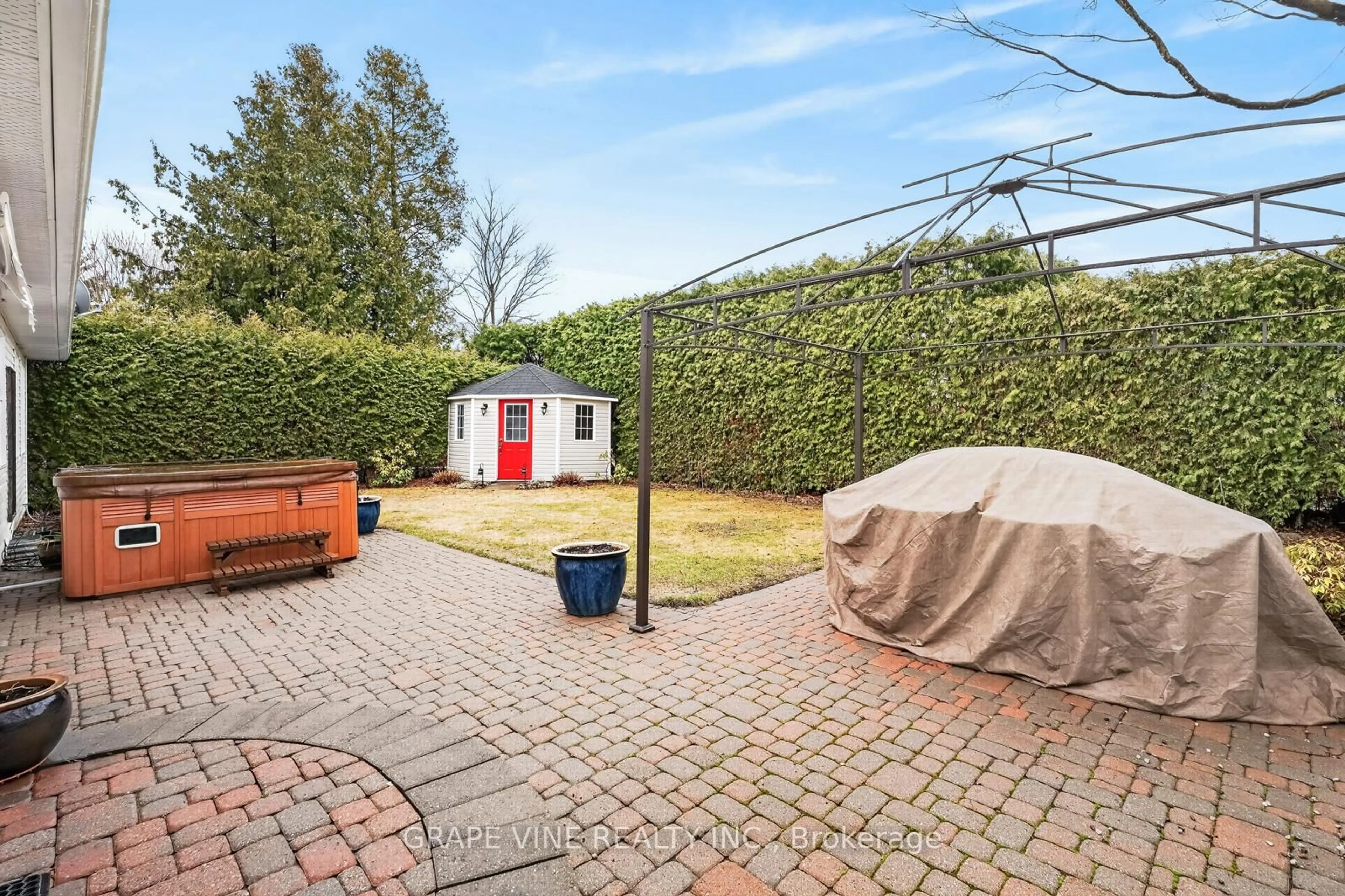 Patio, street for 28 DELAMERE Dr, Stittsville Ontario K2S 1G7