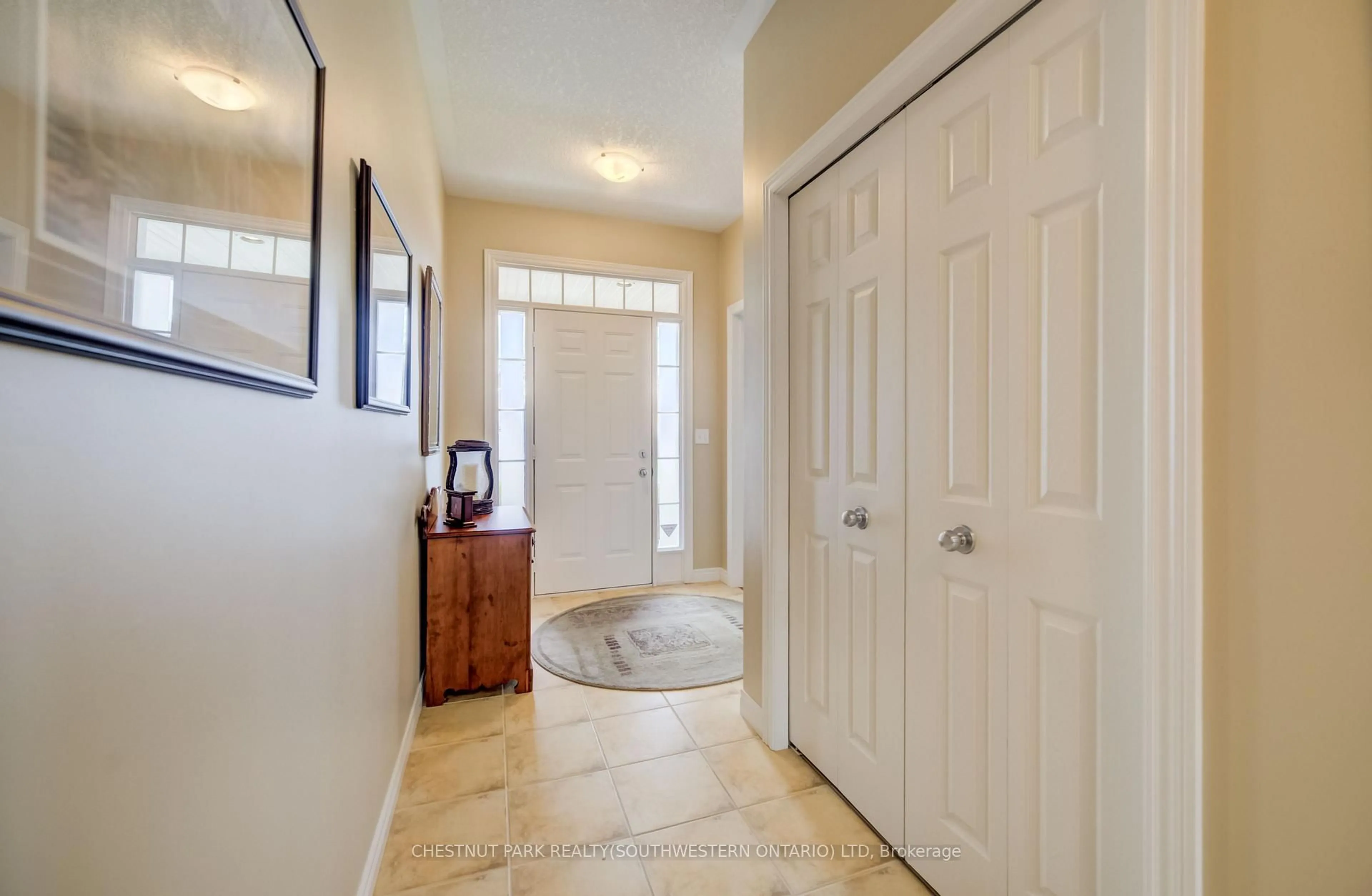 Indoor entryway for 560 Springwater Dr, Waterloo Ontario N2V 2K6