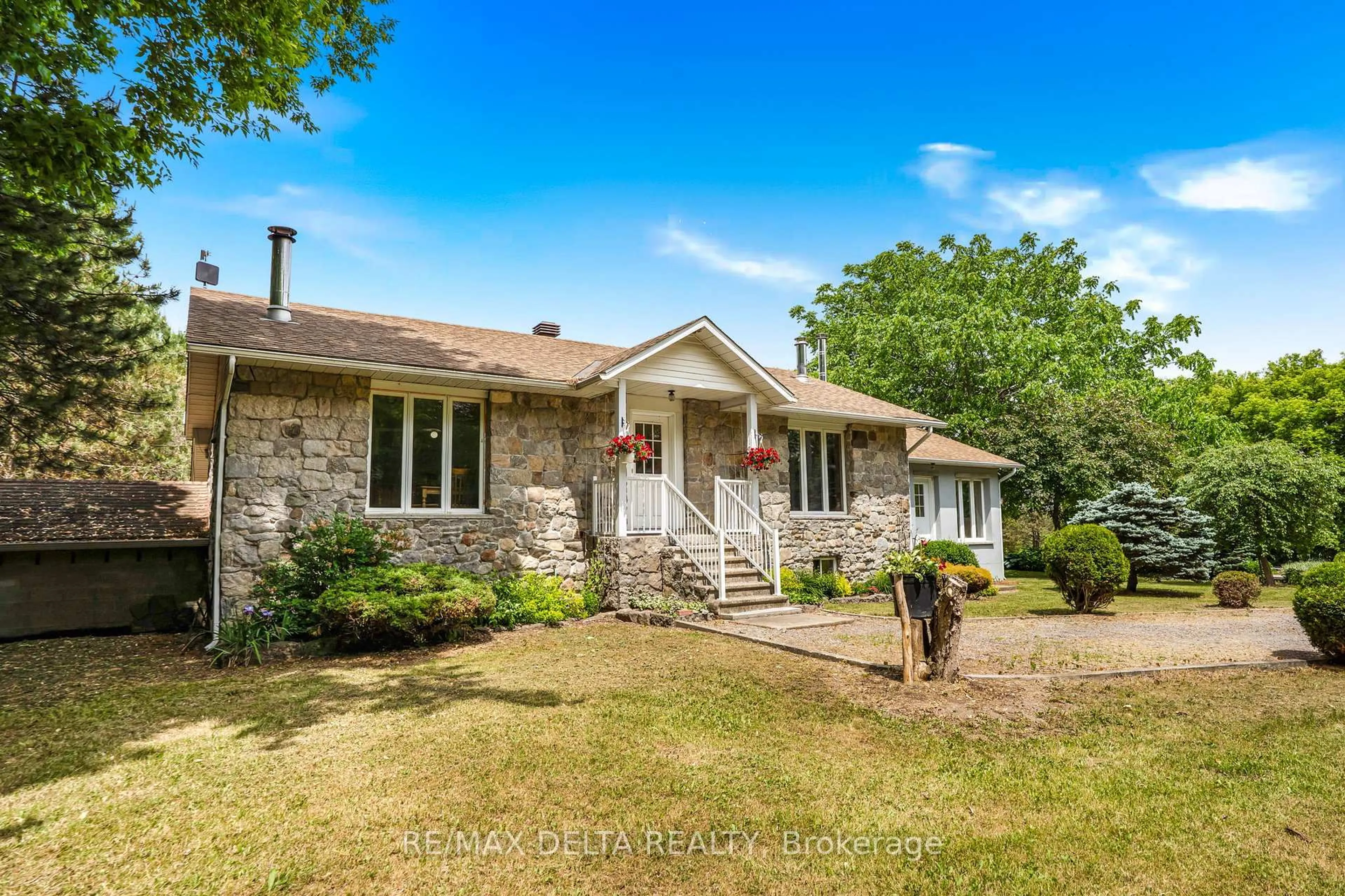 Home with brick exterior material, street for 2685 Concession 7 Rd, East Hawkesbury Ontario K0B 1P0