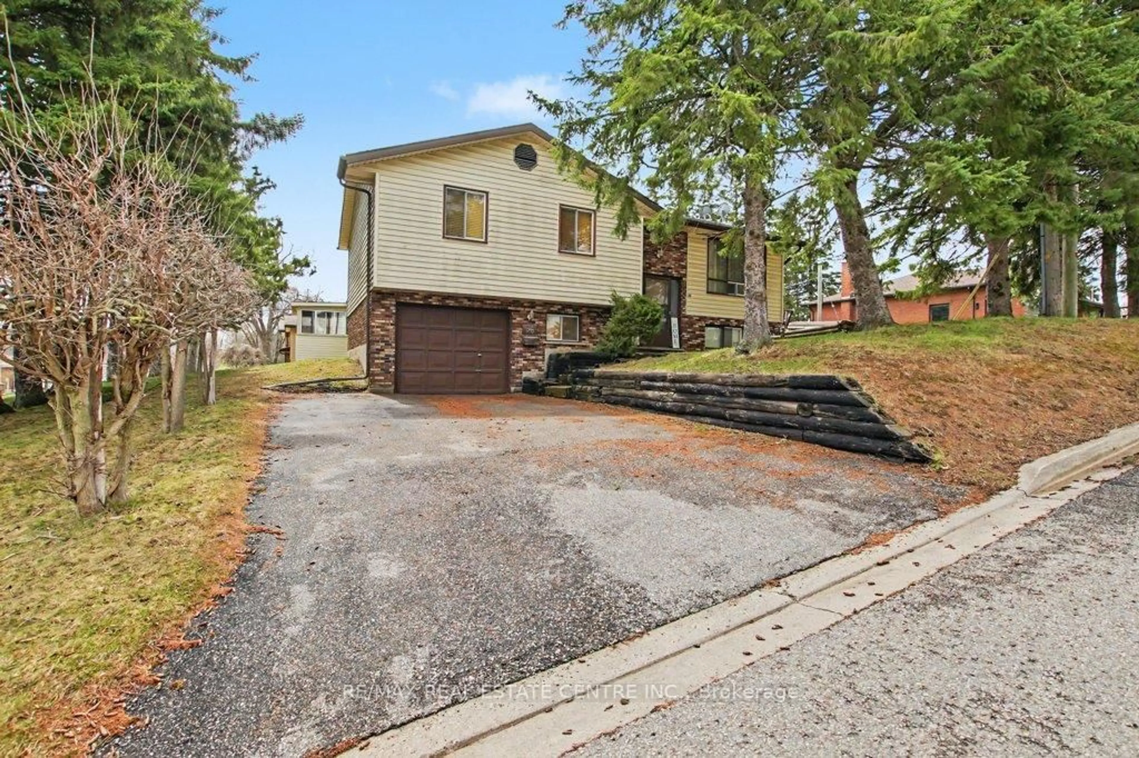 Unknown for 66 Ontario St, Cambridge Ontario N3C 3N8