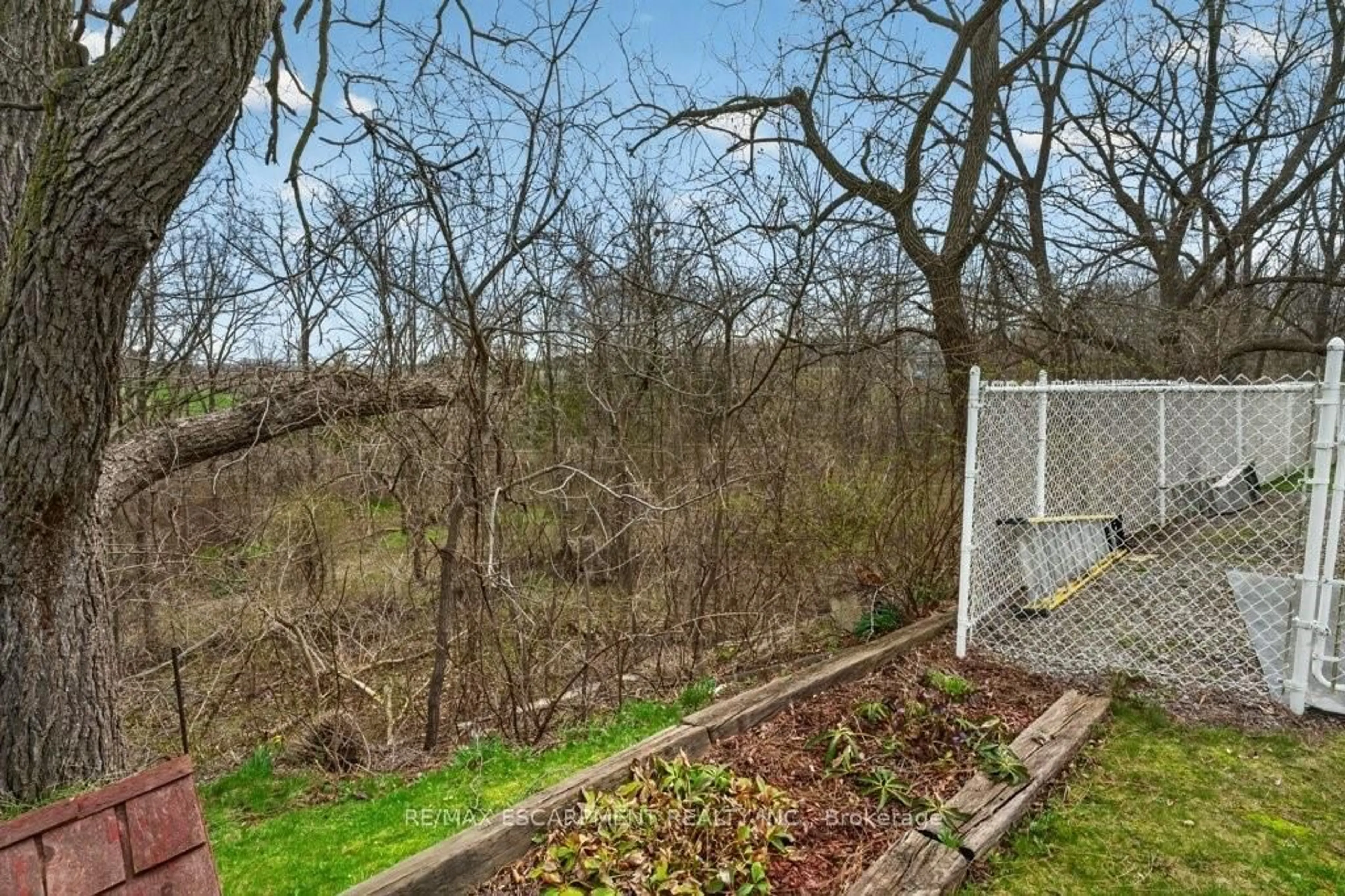 Patio, water/lake/river/ocean view for 3378 JOHNSON St, Lincoln Ontario L0R 2C0