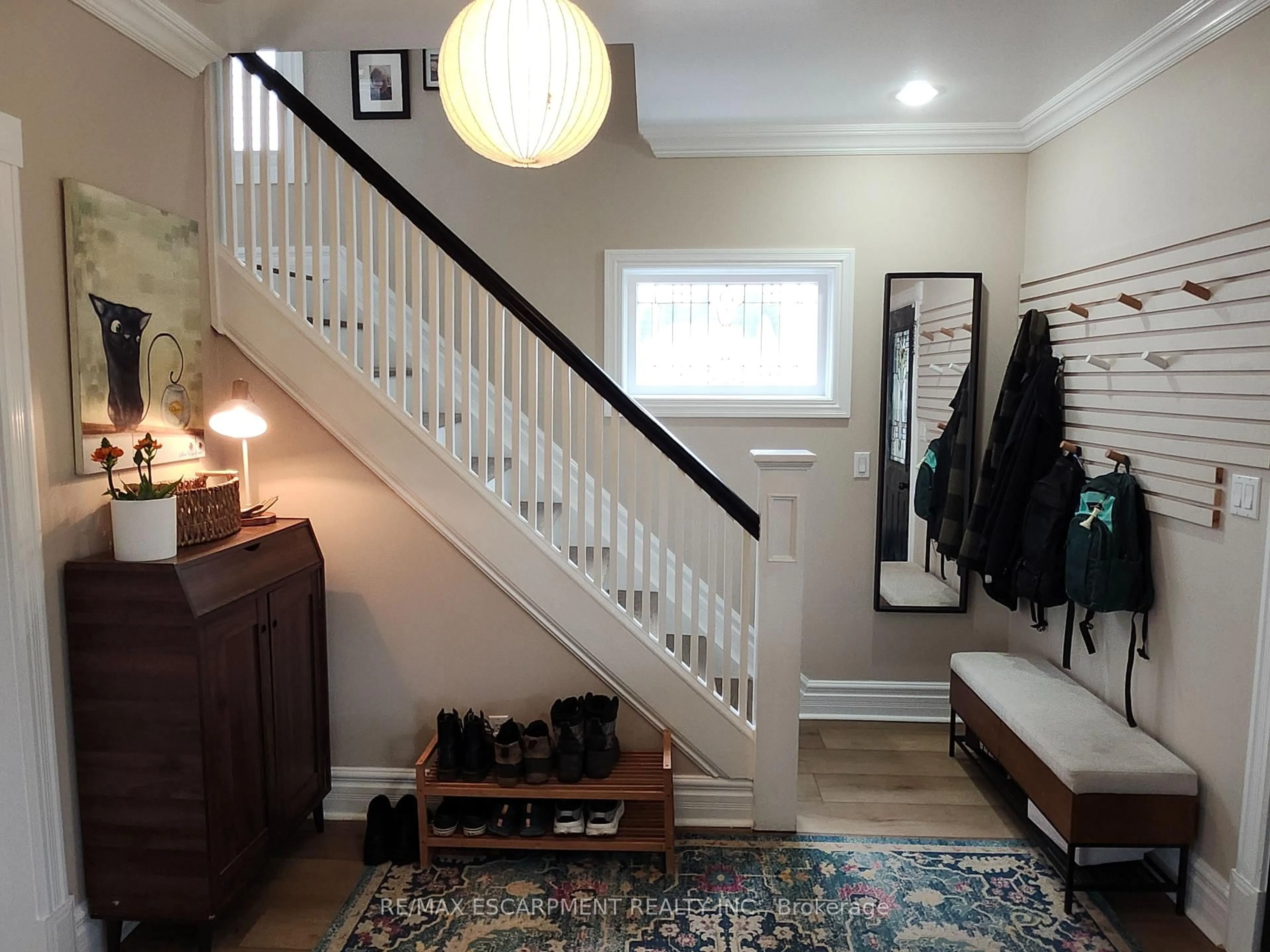 Indoor entryway for 4313 Central Ave, Lincoln Ontario L0R 1B6