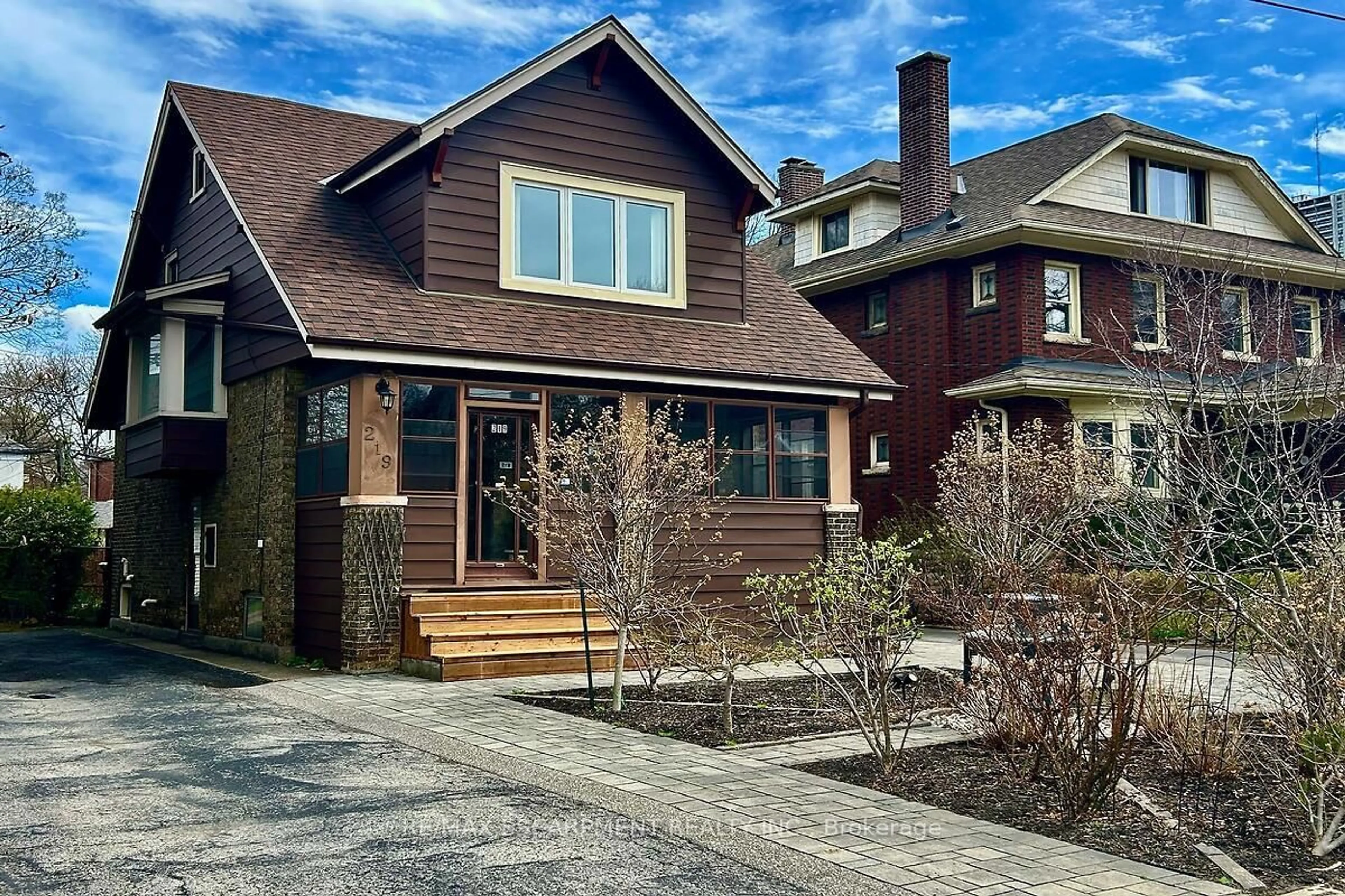 Home with brick exterior material, street for 219 St. Clair Blvd, Hamilton Ontario L8M 2N9