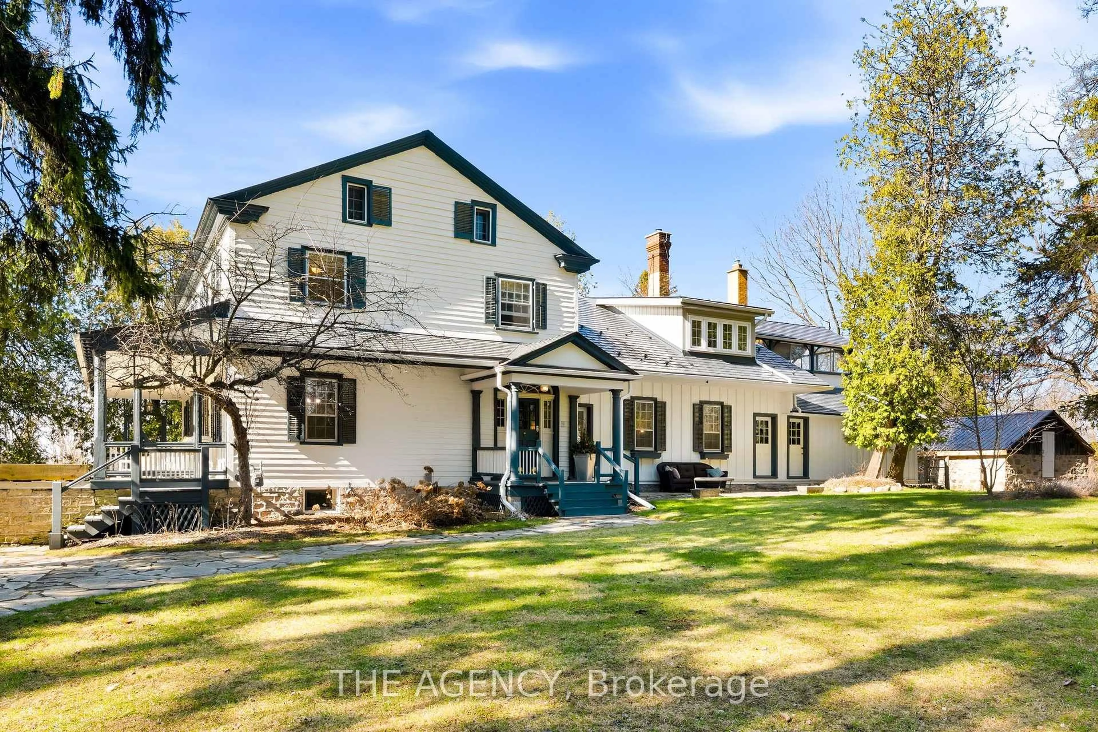 A pic from outside/outdoor area/front of a property/back of a property/a pic from drone, street for 66 Old Mill Rd, Cambridge Ontario N3H 4R8