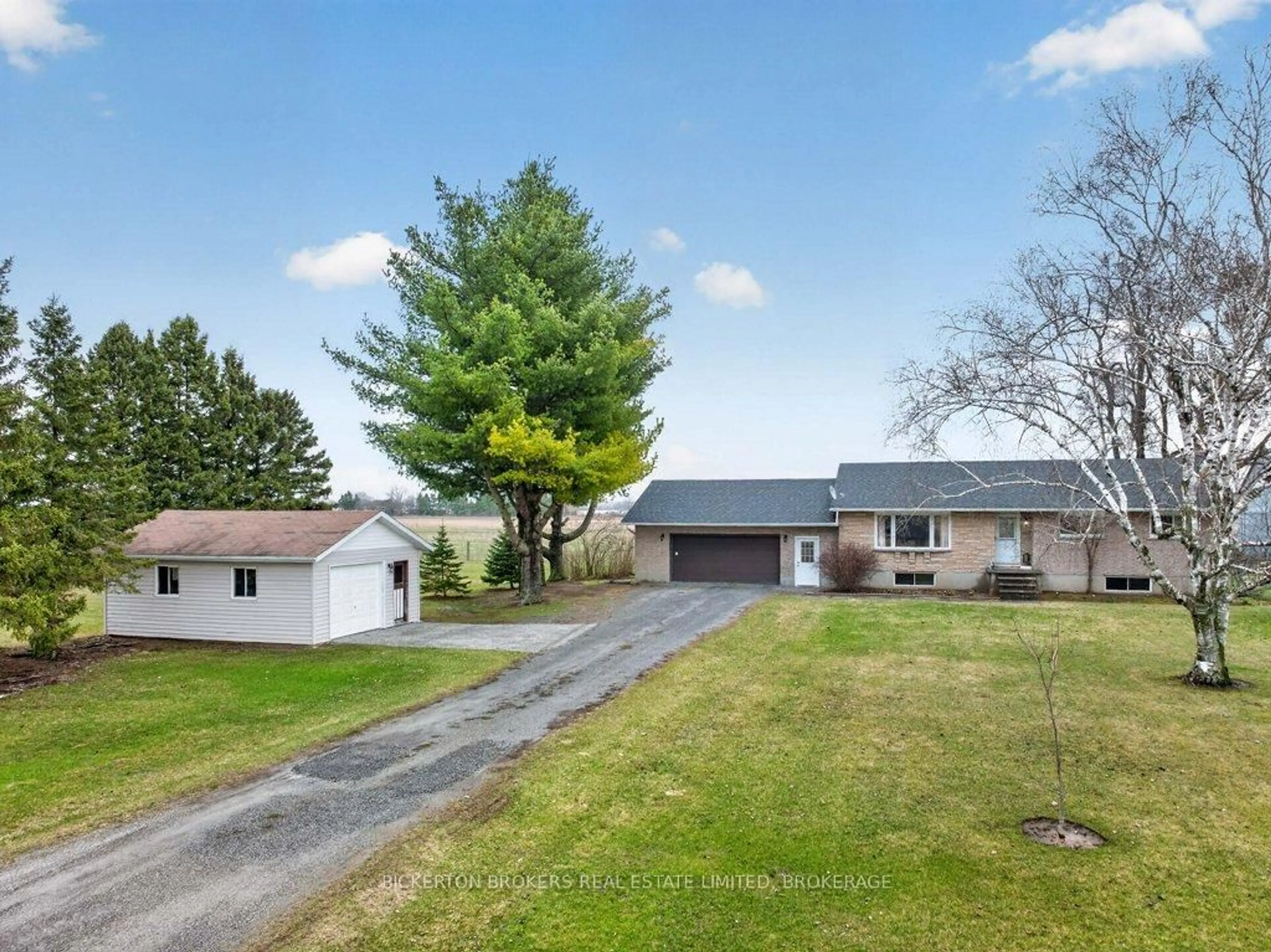 A pic from outside/outdoor area/front of a property/back of a property/a pic from drone, unknown for 3633 Boundary aka Archie McCalpin Rd, Front of Leeds & Seeleys Bay Ontario K7G 2T7