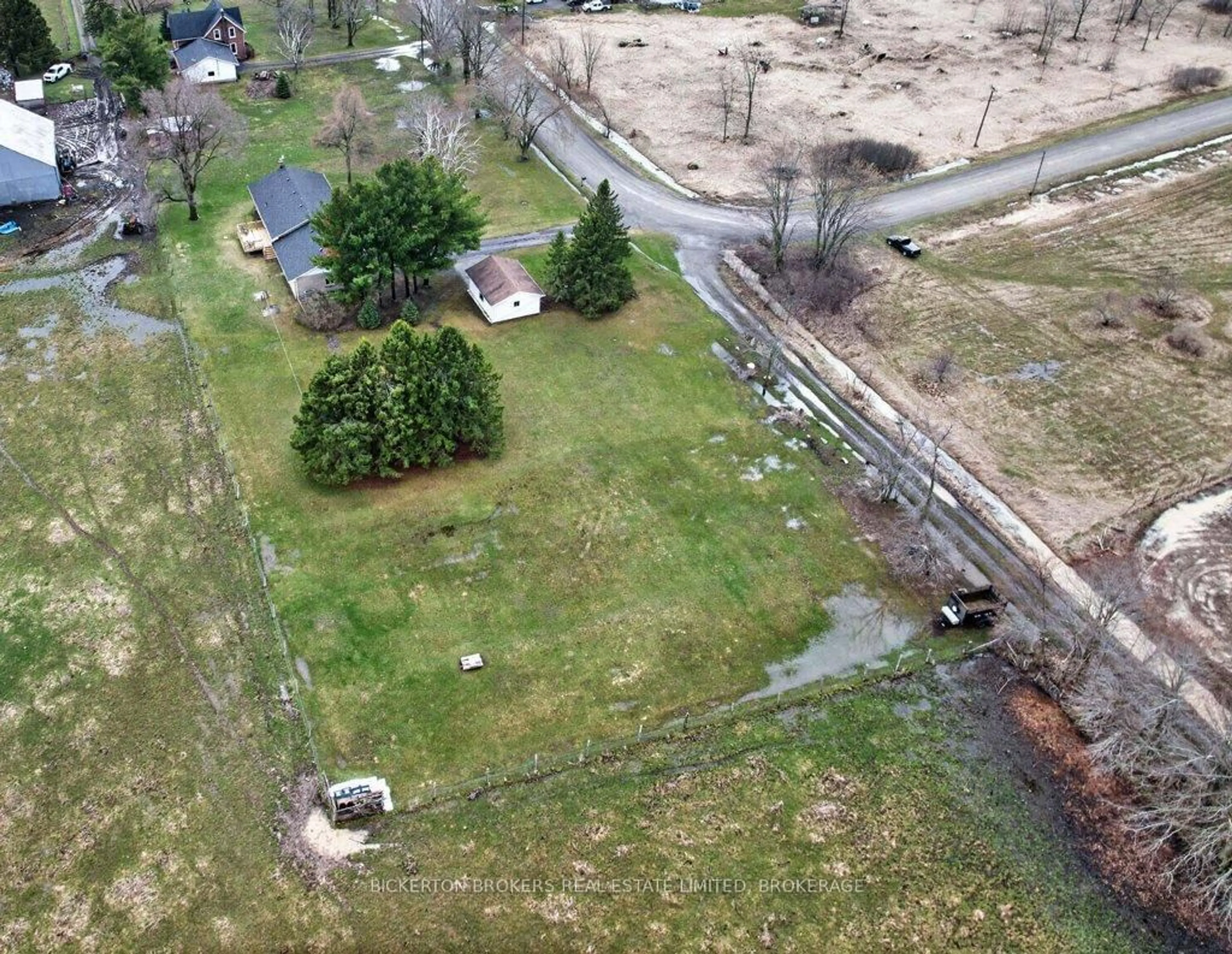 A pic from outside/outdoor area/front of a property/back of a property/a pic from drone, unknown for 3633 Boundary aka Archie McCalpin Rd, Front of Leeds & Seeleys Bay Ontario K7G 2T7