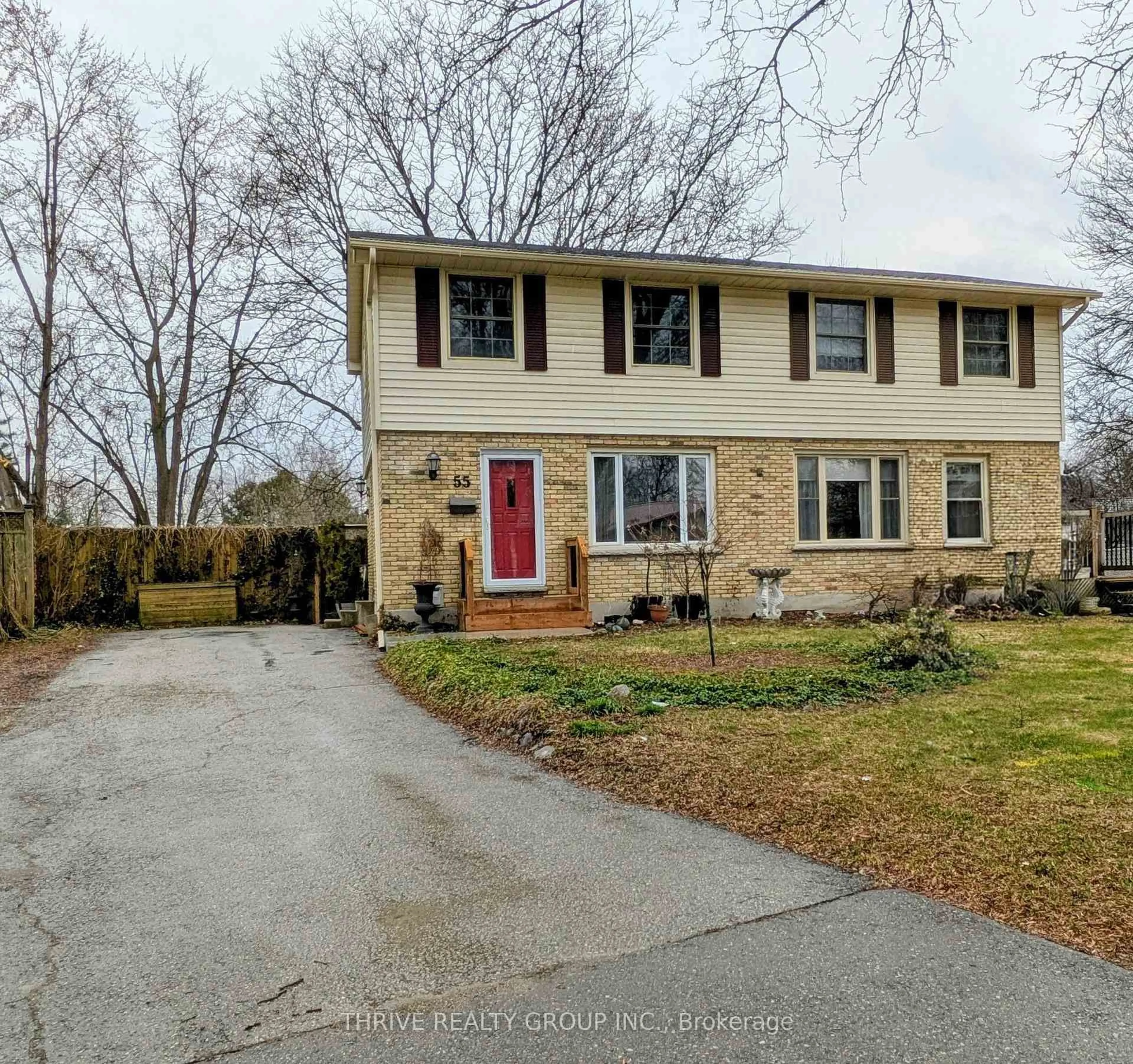 A pic from outside/outdoor area/front of a property/back of a property/a pic from drone, street for 55 Breckenridge Cres, London South Ontario N6E 1H6