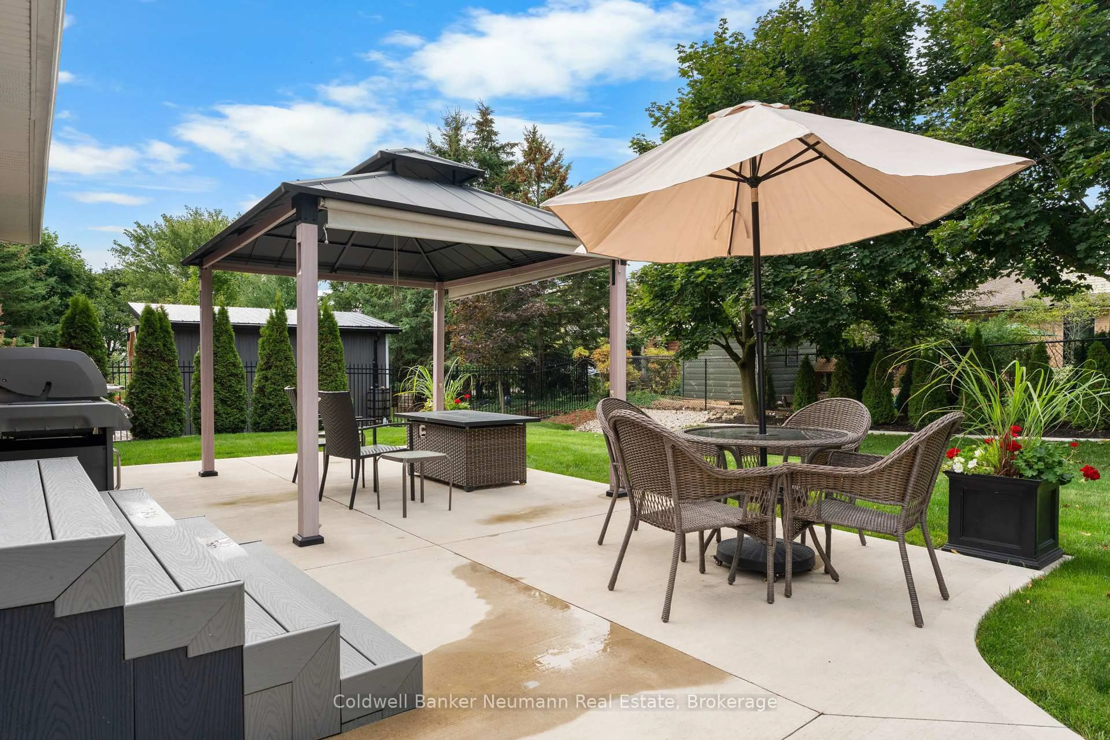 Patio, street for 28 Keating Dr, Centre Wellington Ontario N0B 1S0