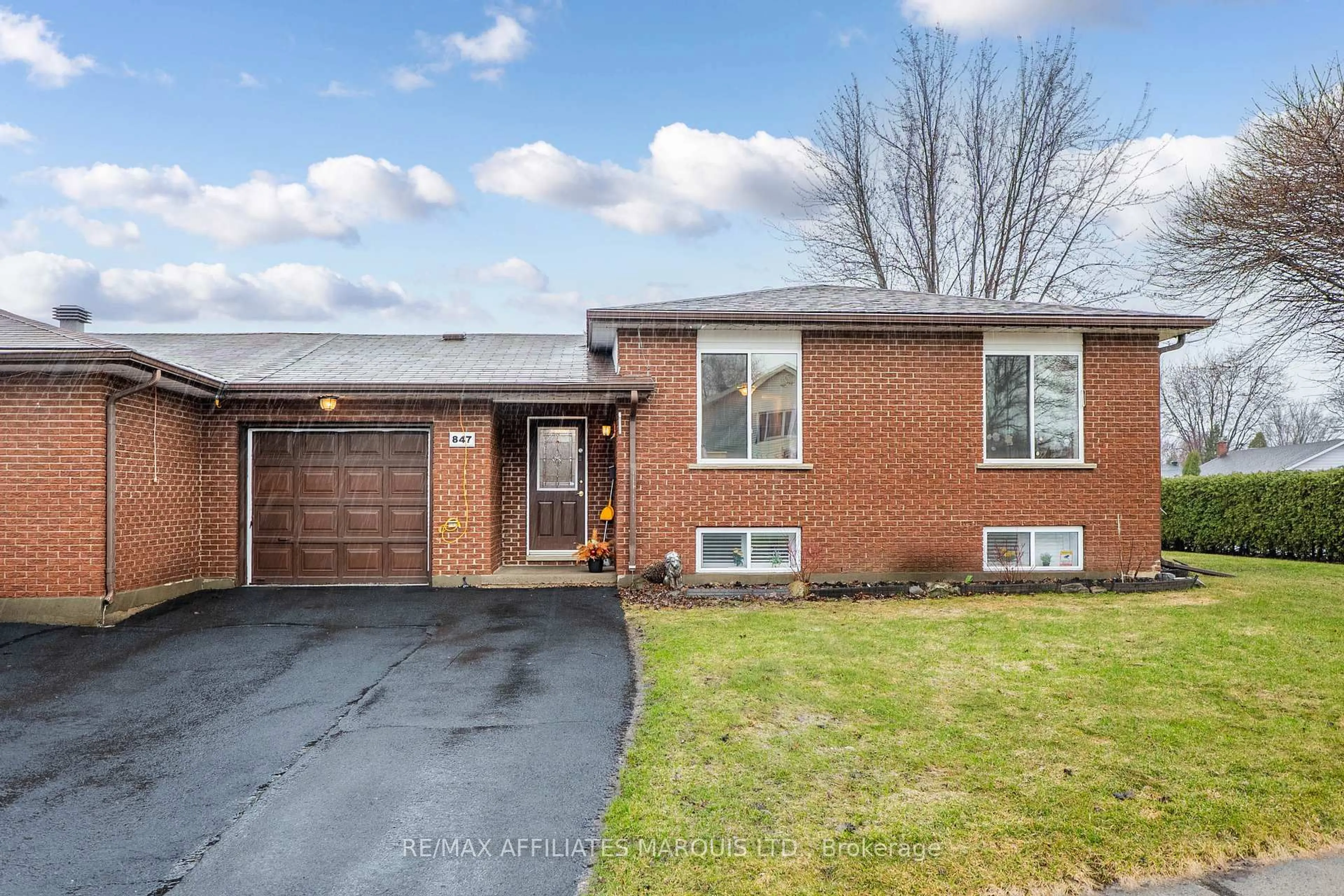 Home with brick exterior material, street for 847 Glengarry Blvd, Cornwall Ontario K6H 6P5