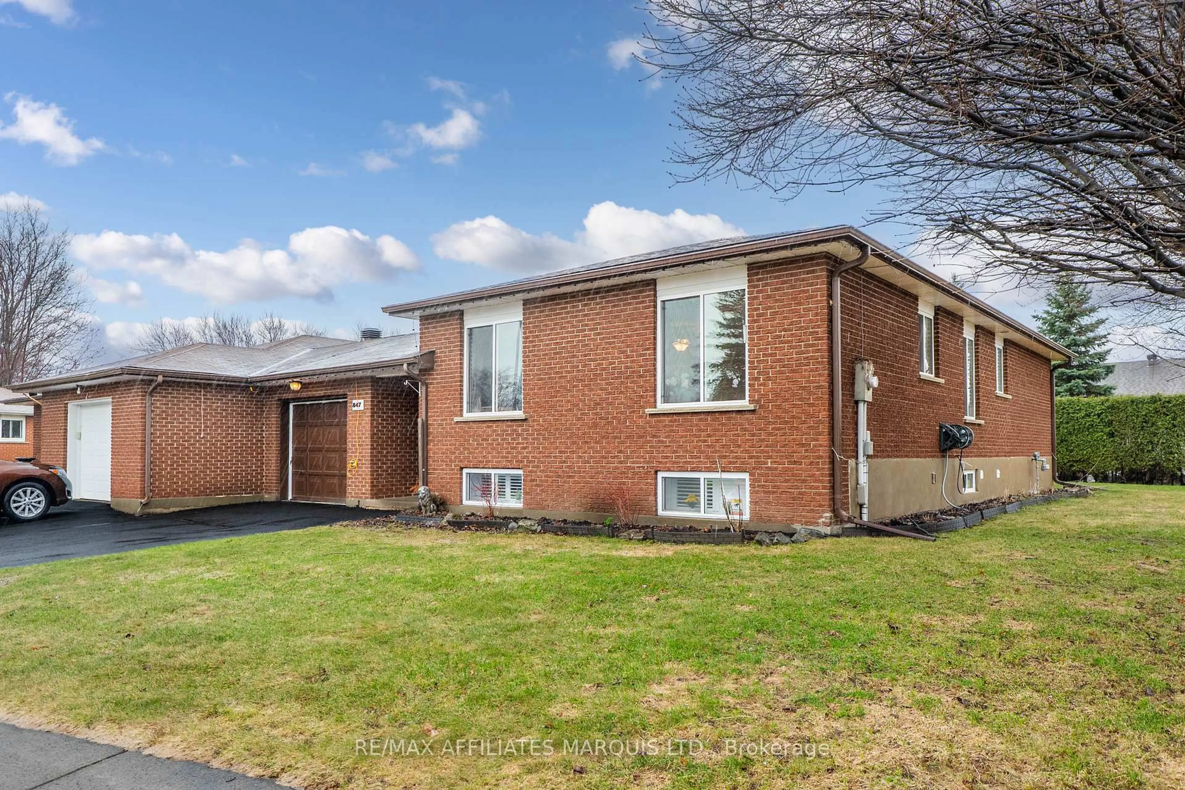 Home with brick exterior material, street for 847 Glengarry Blvd, Cornwall Ontario K6H 6P5