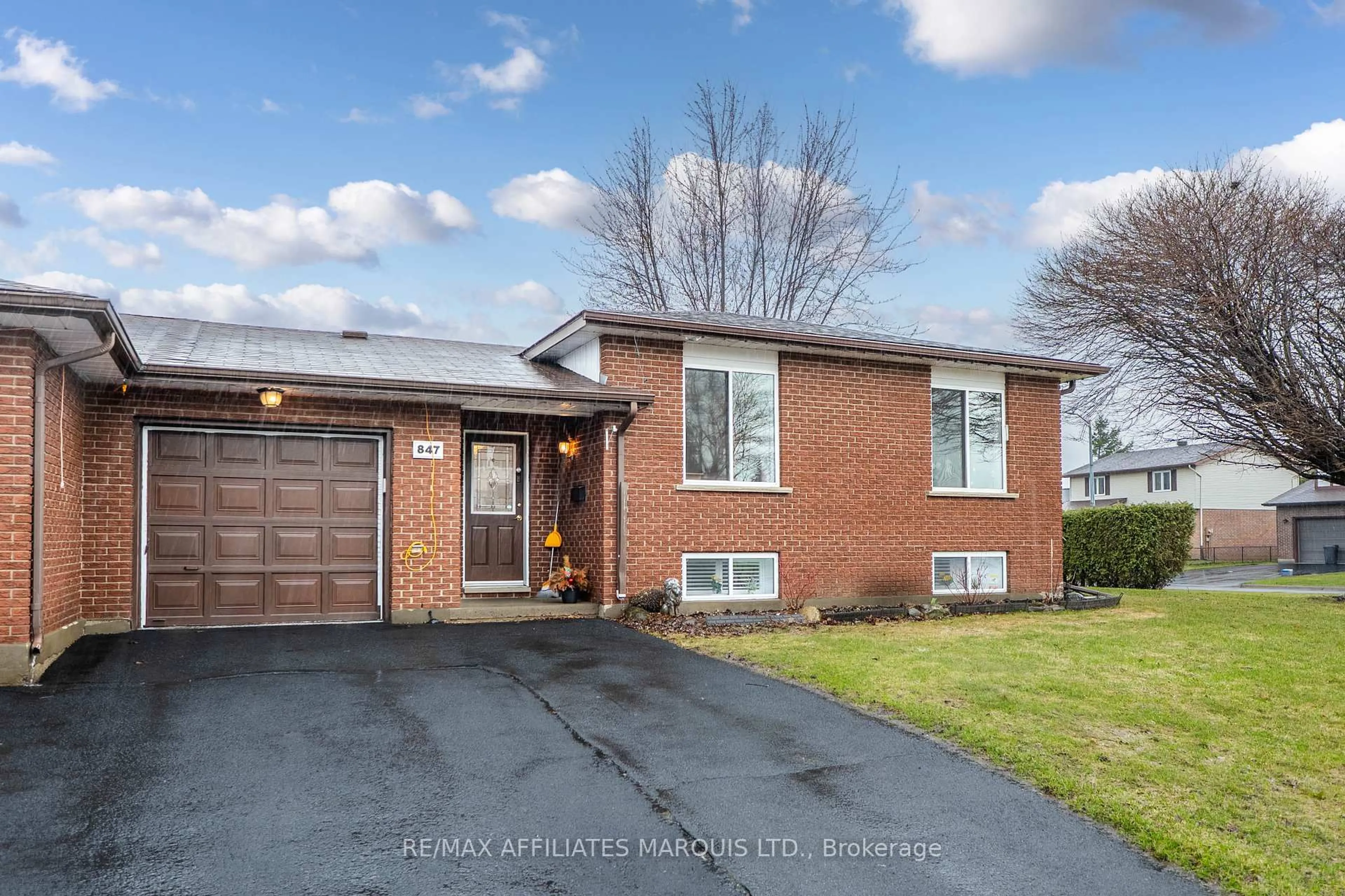 Home with brick exterior material, street for 847 Glengarry Blvd, Cornwall Ontario K6H 6P5