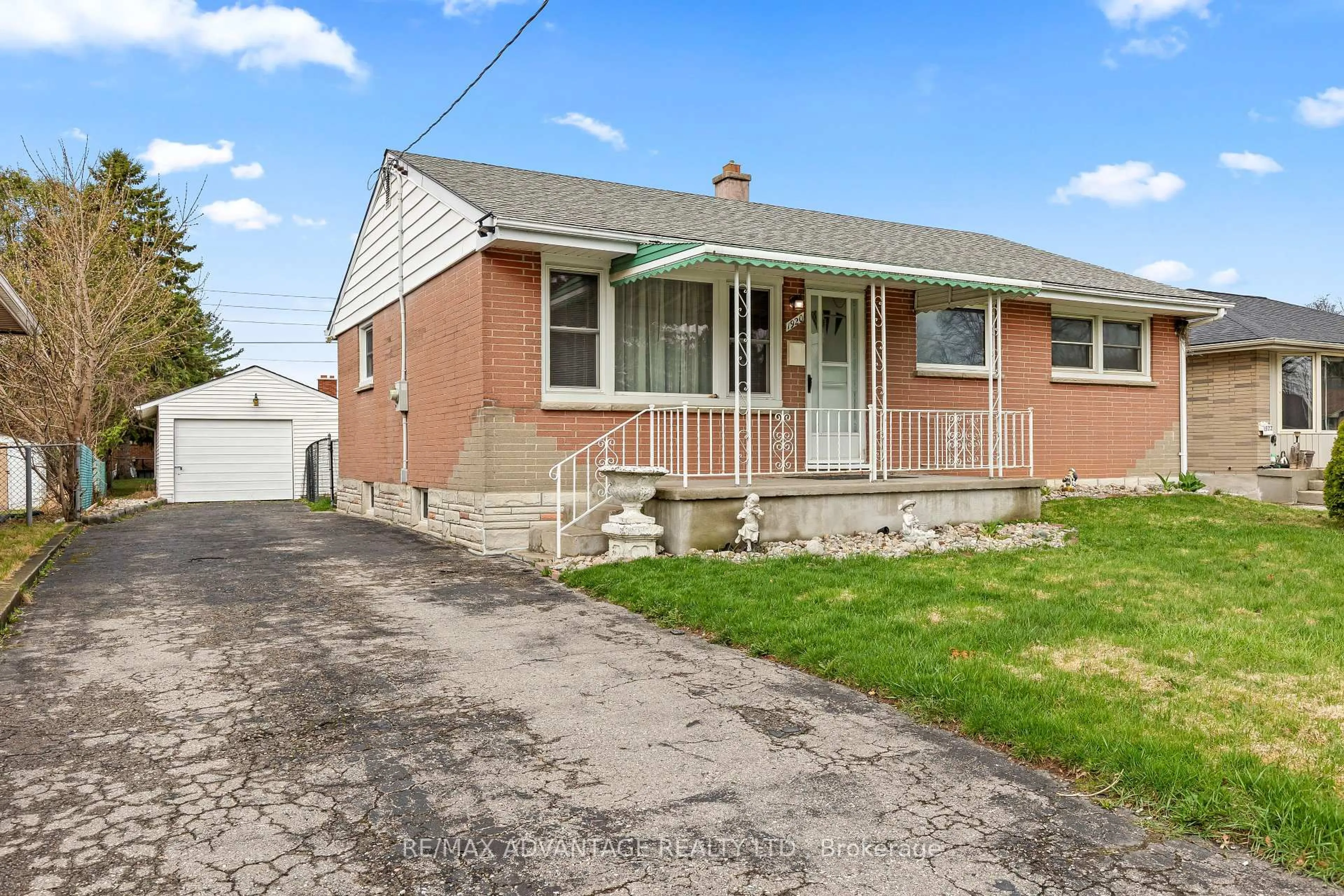 Unknown for 1920 Duluth Cres, London East Ontario N5V 1H7