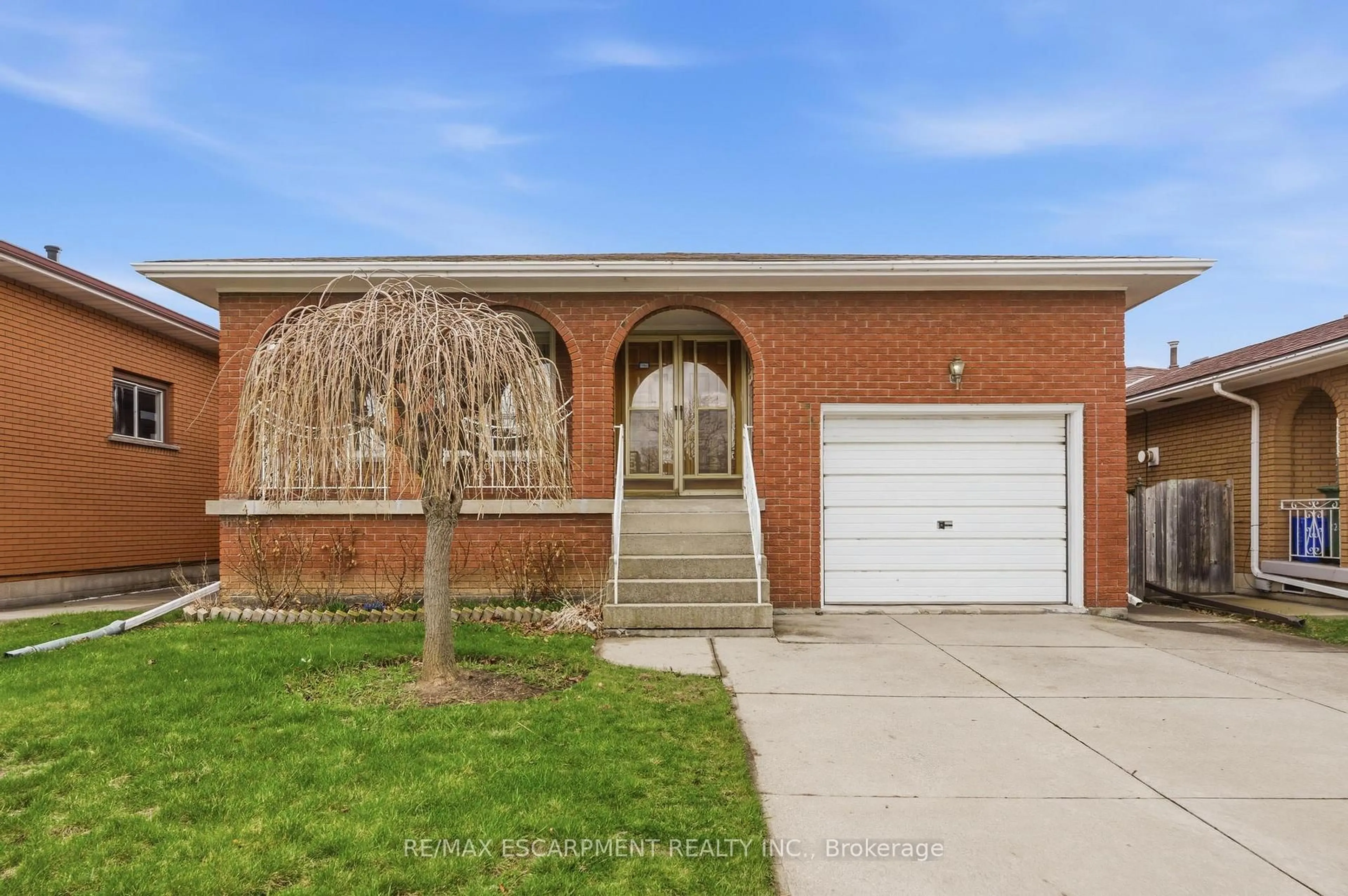 Home with brick exterior material, street for 26 Adorn Crt, Hamilton Ontario L8E 3N2