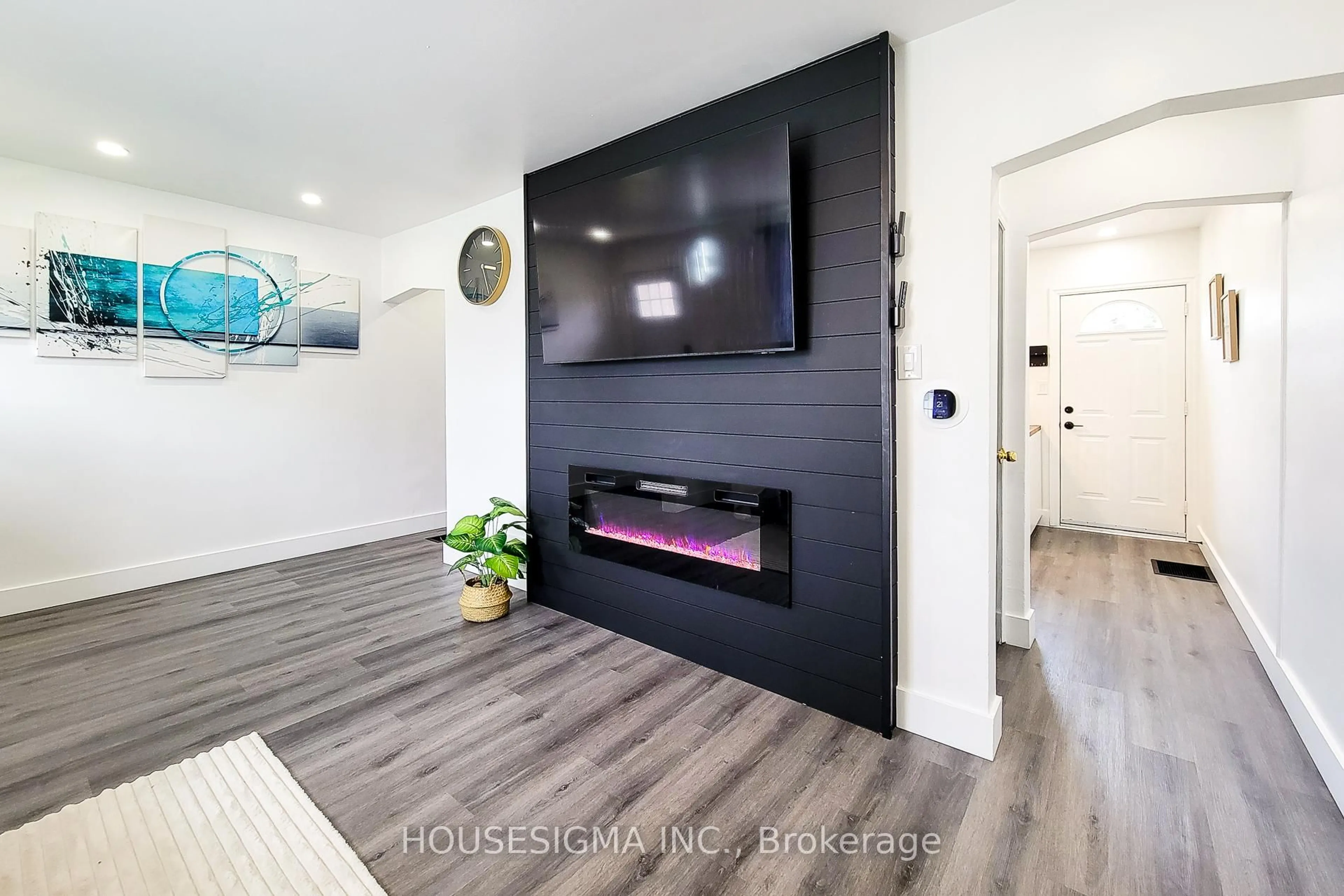 Home theater for 5 Martha St, Hamilton Ontario L8H 2B7