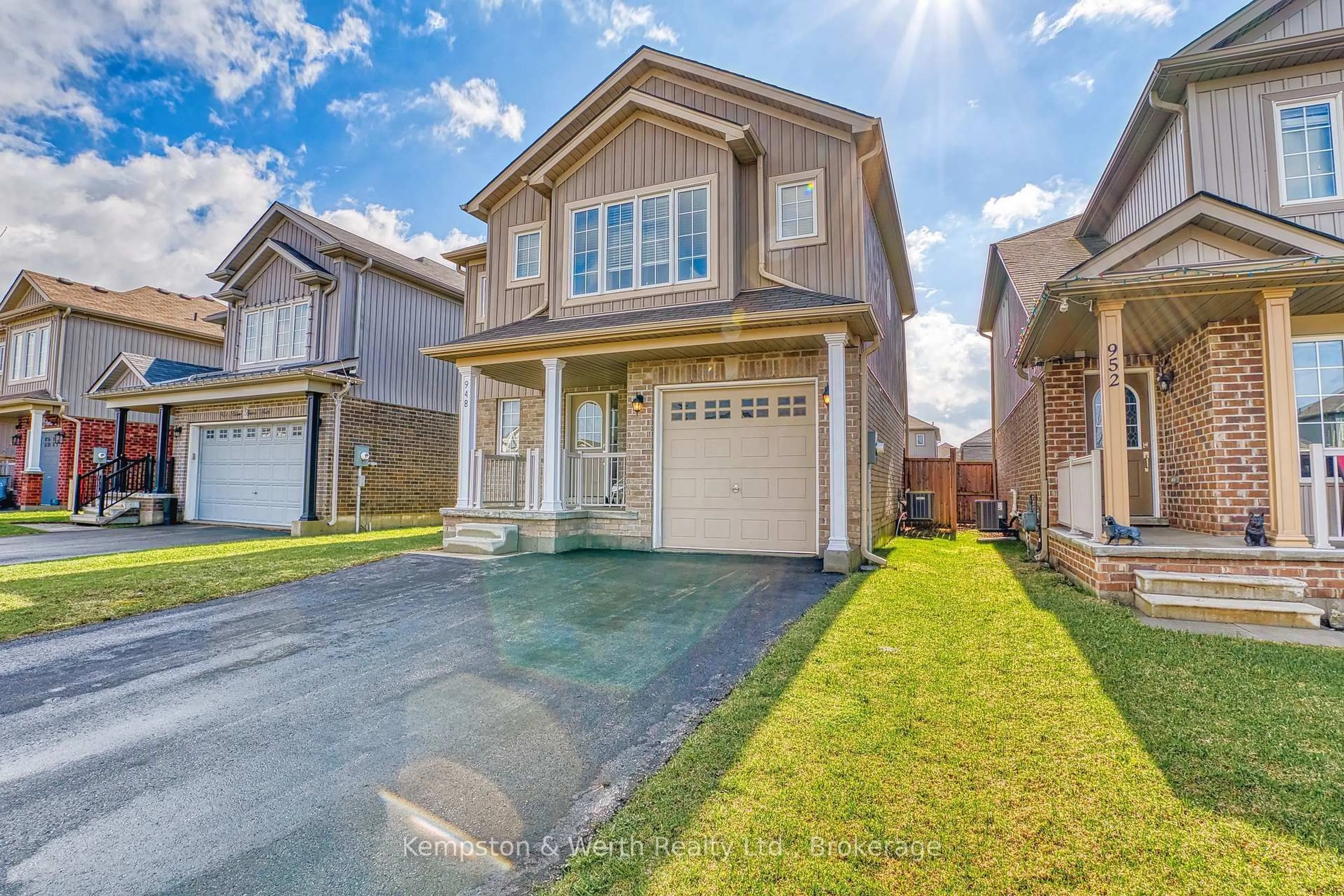 Home with vinyl exterior material, street for 948 Adams Ave, North Perth Ontario N4W 0E6