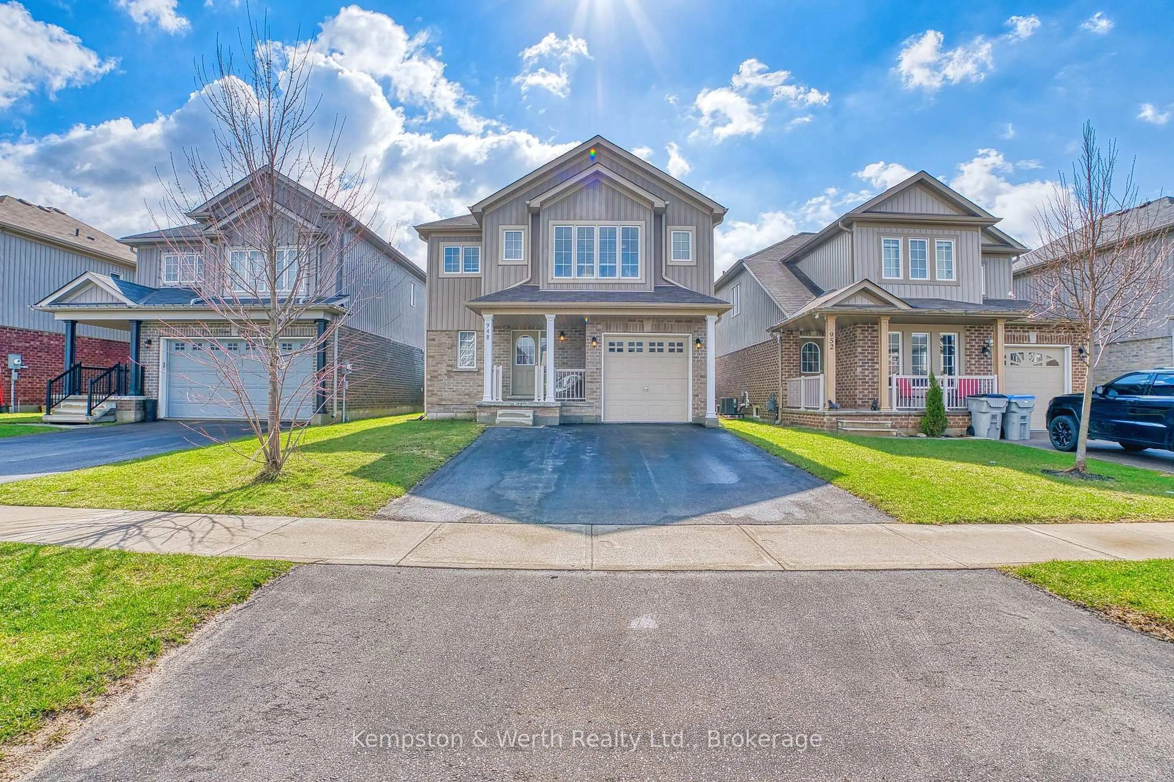 Unknown for 948 Adams Ave, North Perth Ontario N4W 0E6