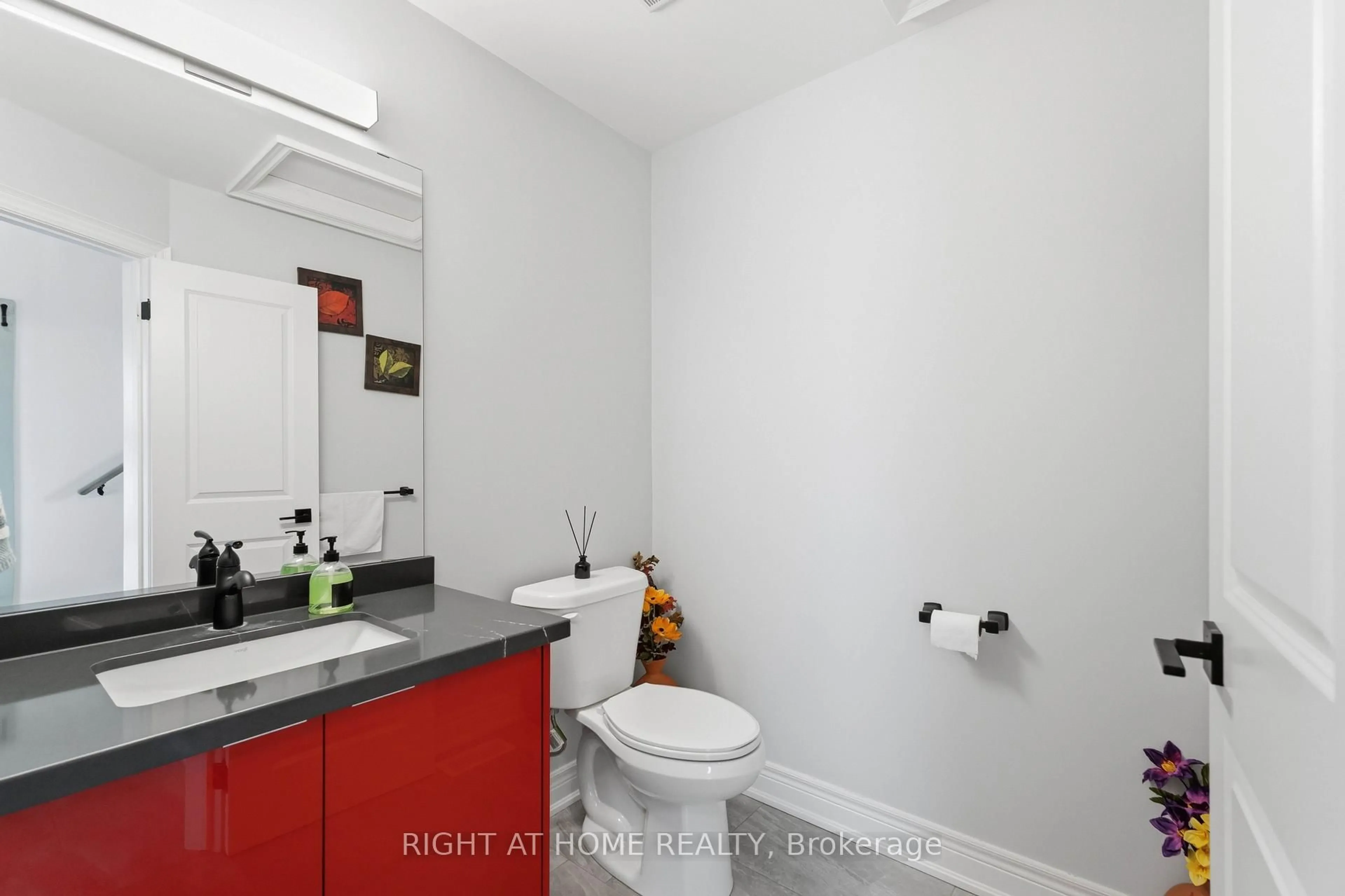 Standard bathroom, unknown for 901 Gorham Rd, Fort Erie Ontario L0S 1N0